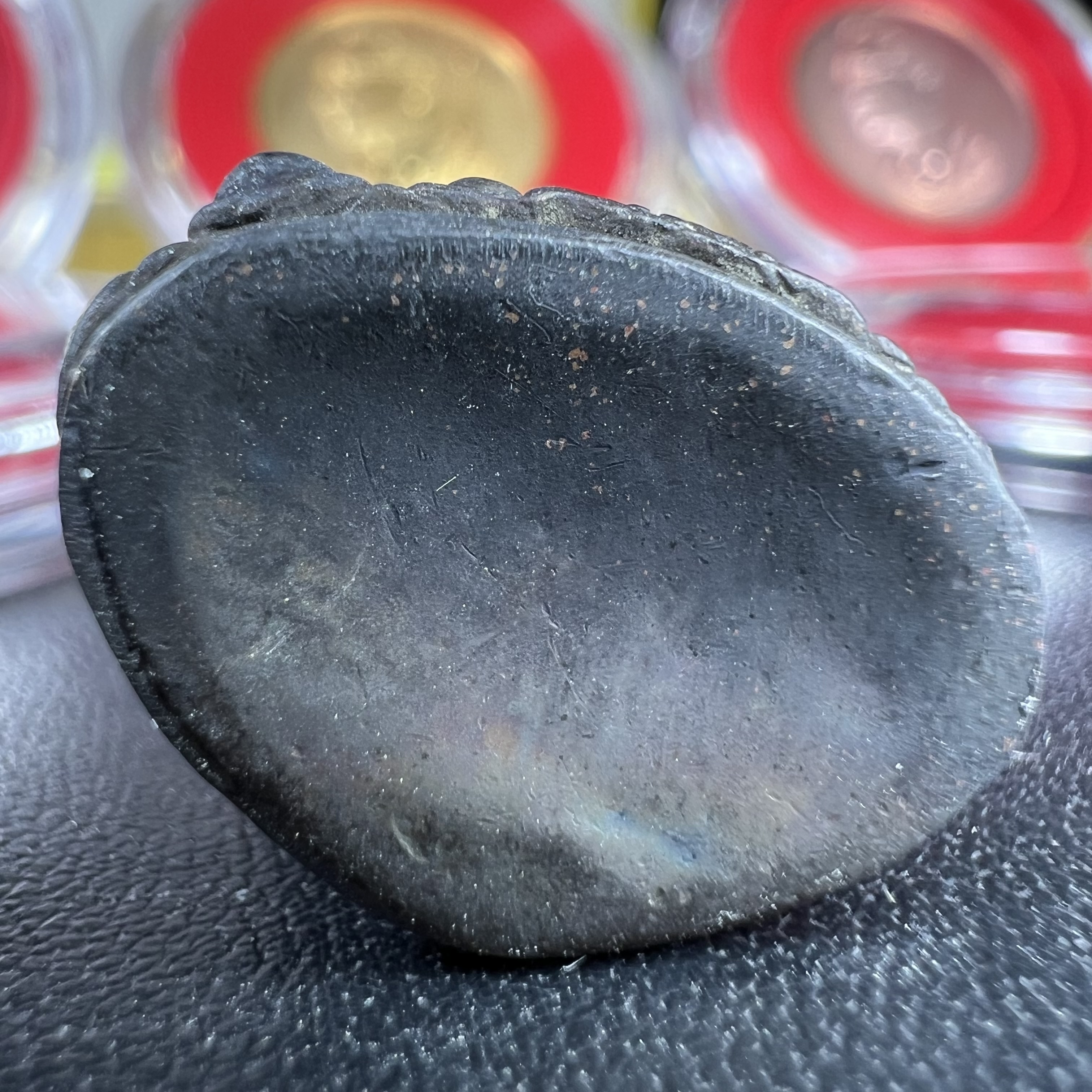 วัตถุมงคลคุ้มเกล้าฯ มหามงคลเฉลิมพระชนมพรรษา 6 รอบ รัชกาลที่ 9 ชุดพิเศษกรรมการ(สุดหายาก) (ในหลวงรัชกาลที่9 ทรงจุดไฟพระฤกษ์และเททอง พิธีใหญ่)ยอดนิยมหายาก