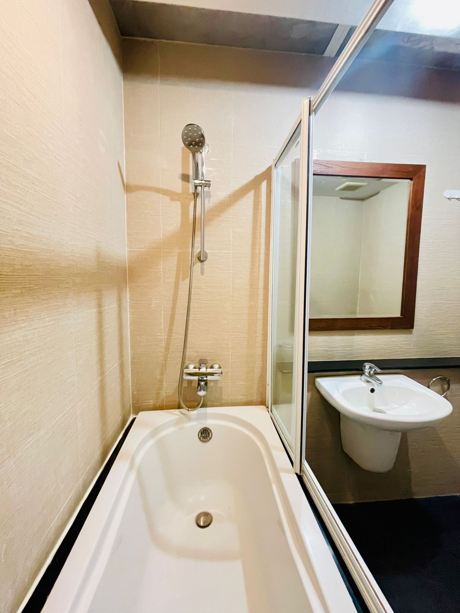 For Rent : Kata, 2-Storey Twin House, 3 bedrooms 3 bathrooms