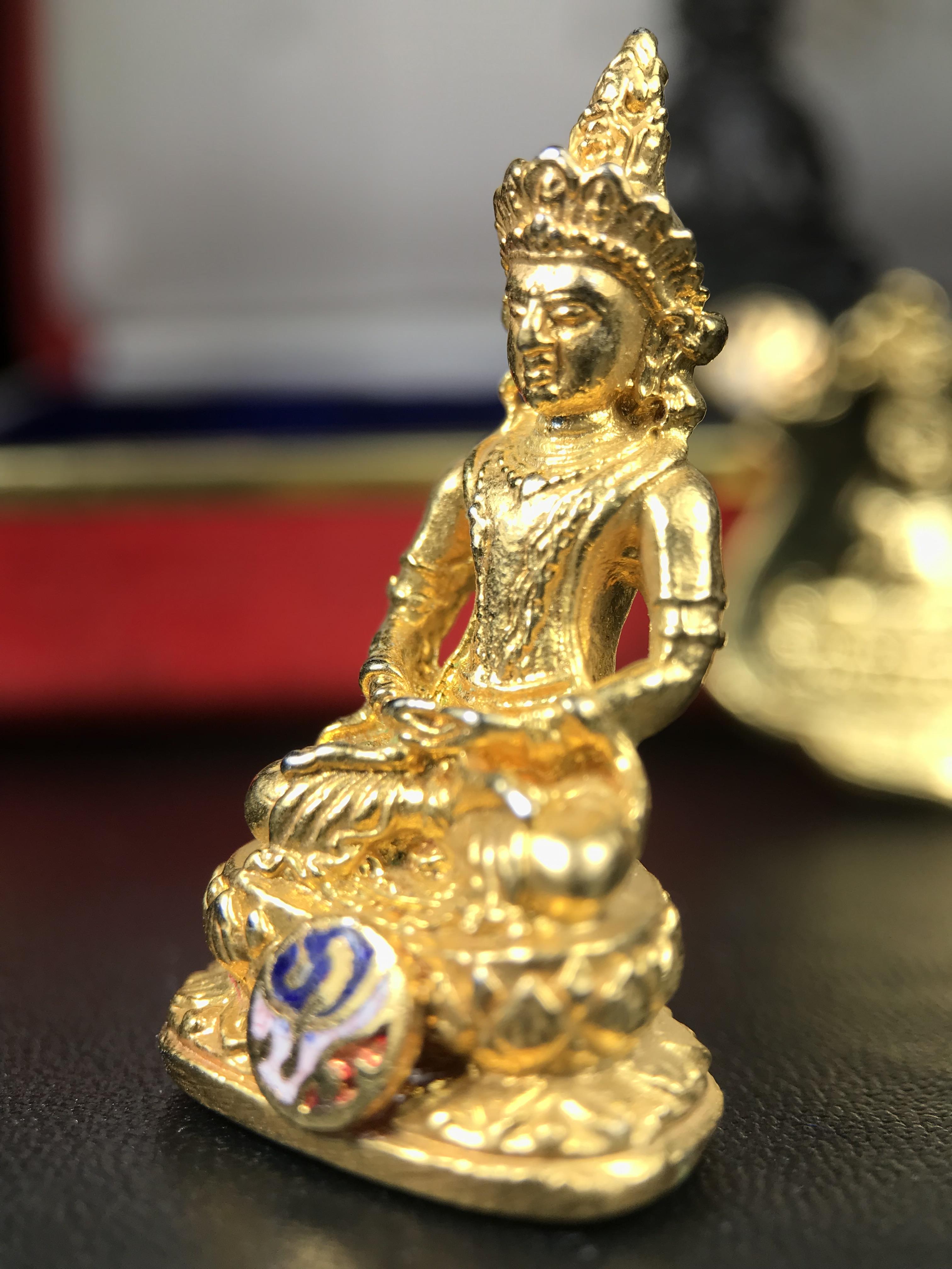 พระไวโรจนะพุทธ(กริ่งธิเบต ภปร.) ท่านเจ้าคุณโพธิ์แจ้ง วัดมังกรกมลาวาส(เล่งเน่ยยี่) ปี 2515(รุ่นแรก) ชุดพิเศษกรรมการ พิธีใหญ่ฉลอง ๑๐๐ปี วัดมังกรกมลาวาส (ในหลวงรัชกาลที่ ๙ ทรงเสด็จเททอง ) หลวงปู่โต๊ะ วัดประดู่ฉิมพลีเมตตาอธิษฐานจิตปลุกเสก (หายากมาก)