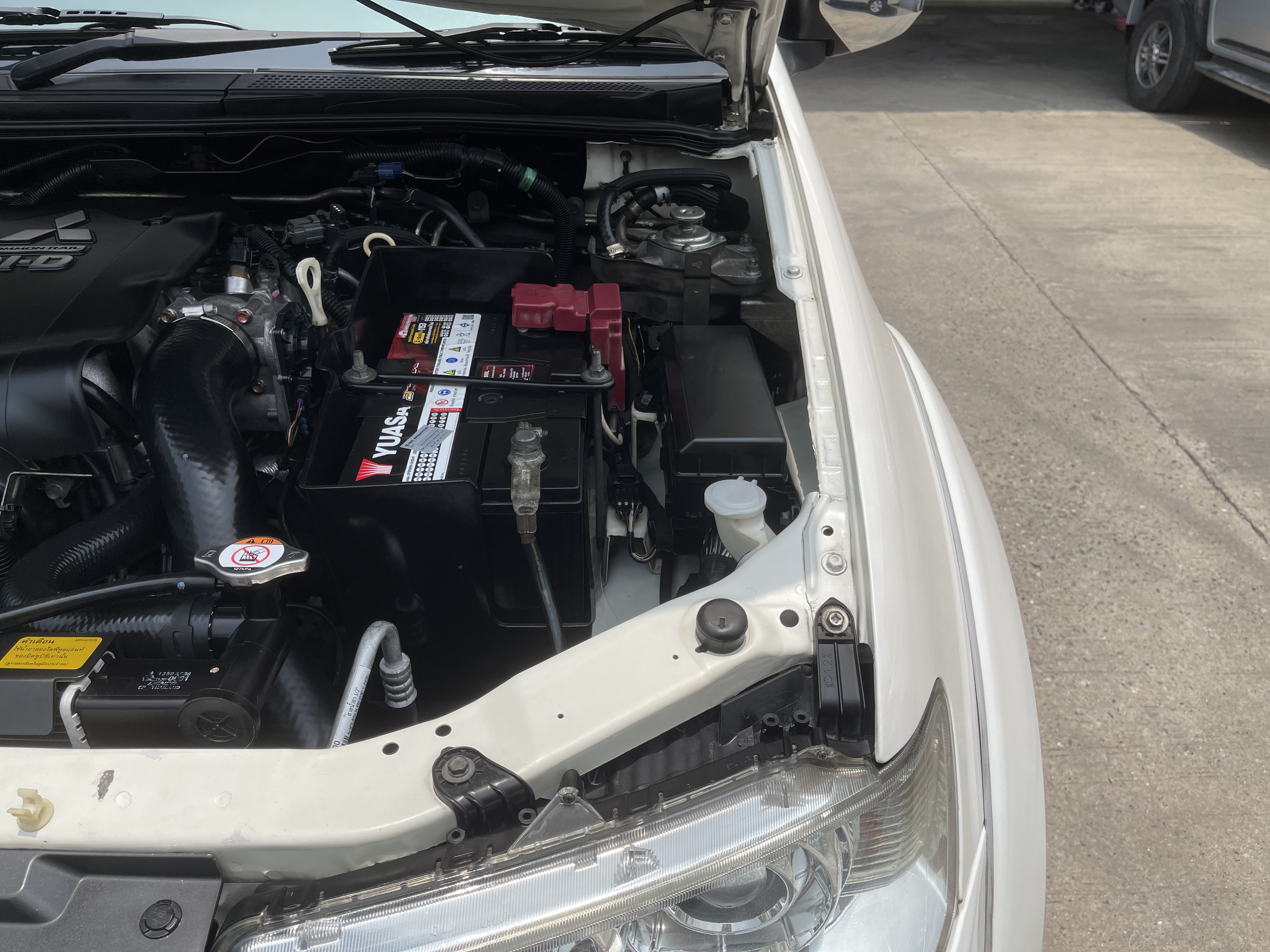 Mitsubishi Pajero Sport 2.5 GT 2WD At 2013 ขาวมุก