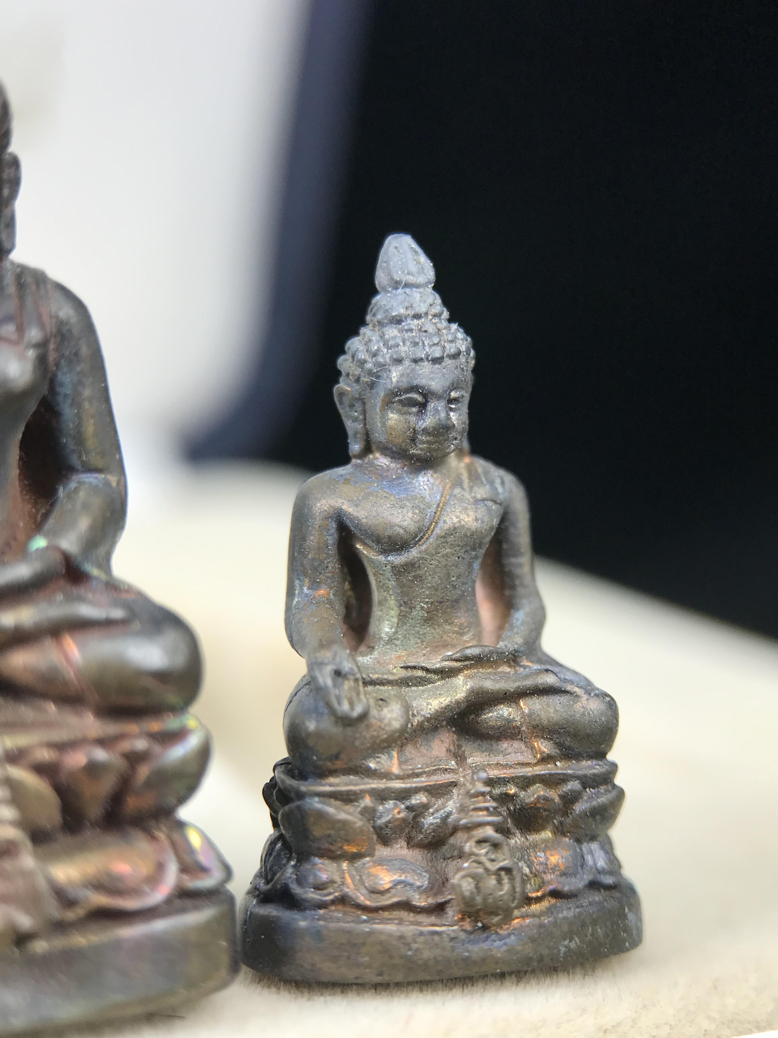 พระกริ่ง-พระชัยวัฒน์ ไพรีพินาศ ญสส.รุ่น นวฤทธิ์โภคทรัพย์ ปี 2544 อุดผงพุทธคุณ บรรจุมวลสารจิตรลดา และเส้นพระเกศาของสมเด็จพระญาณสังวร พระสังฆราชฯ พร้อมกล่องบรรจุเดิม เนื้อนวโละผิวปัดแต่ง(นำฤกษ์) ชุดหมายเลข ๑๙(1ใน 999 ชุด) หายากพบเจอน้อยมาก