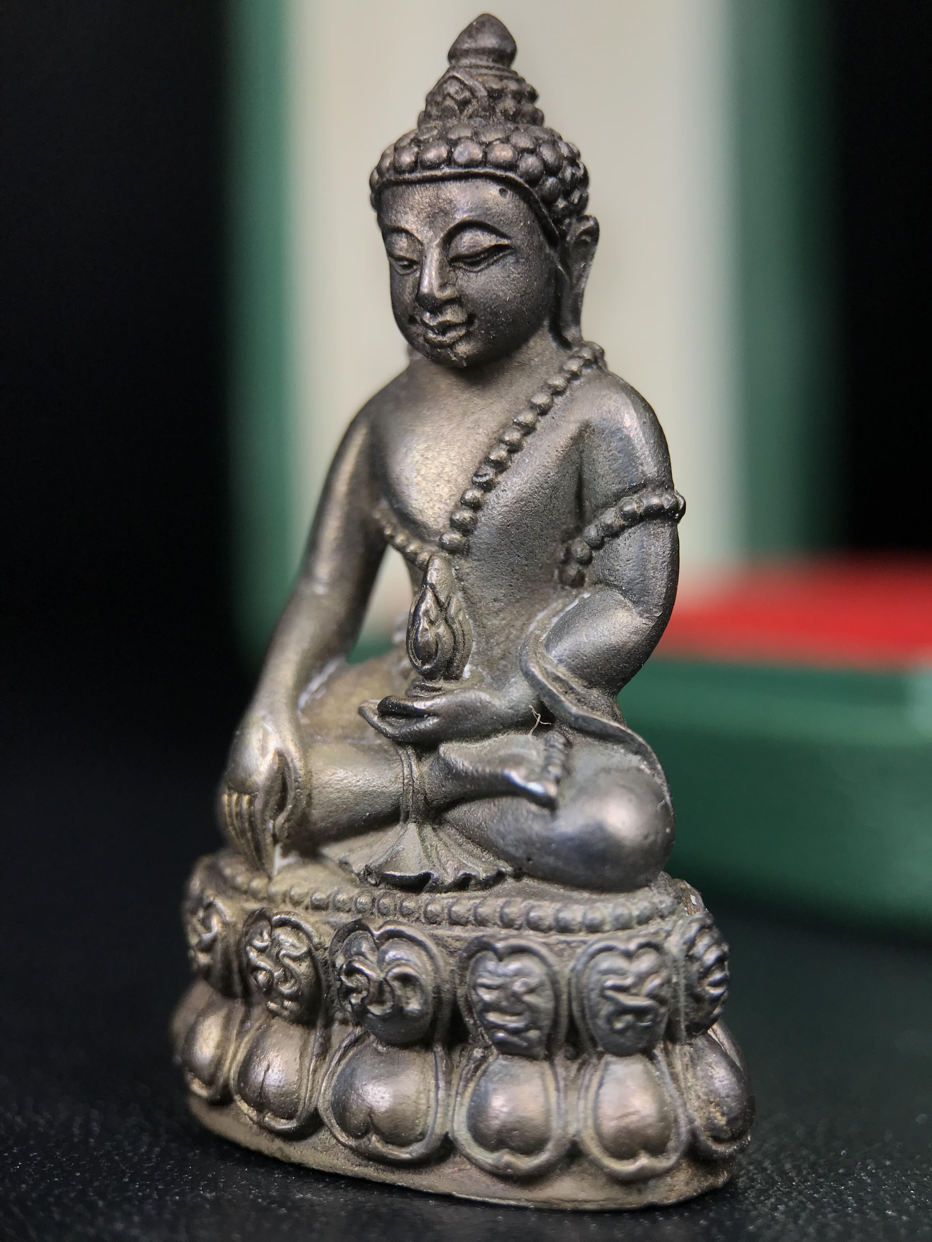 พระกริ่งวาสนา สมเด็จพระสังฆราช(วาสน์)วัดราชบพิธฯ ปี 2531 เนื้อนวโลหะ สร้างเป็นที่ระลึกในคราวที่สมเด็จพระอริยวงศาคตญาณ สมเด็จพระสังฆราช(วาสน์ วาสโน)มีพระชนมายุครบ90พรรษา(ในหลวง ร.9 เสด็จในพิธี)งานแกะแม่พิมพ์โดย นายช่างเกษม มงคลเจริญ)(1ใน1991องค์)