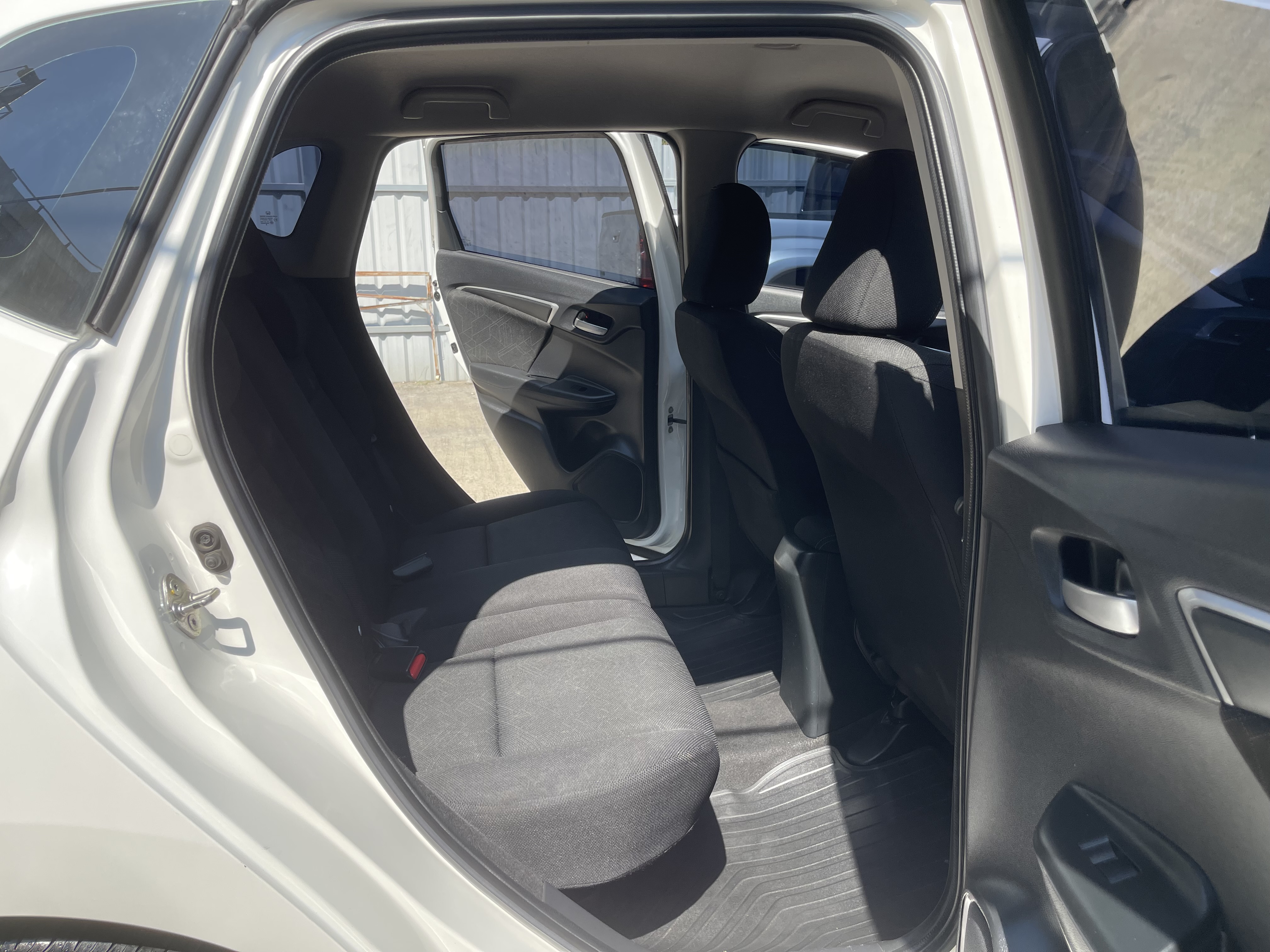 Honda Jazz 1.5 SV At 2016 ขาว