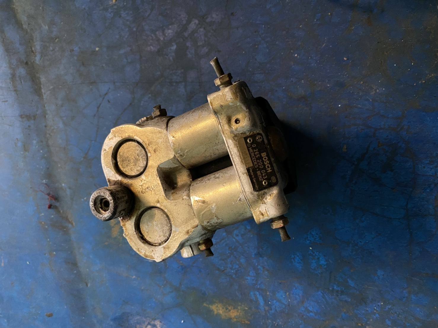 ปั๊มABS BENZ W202