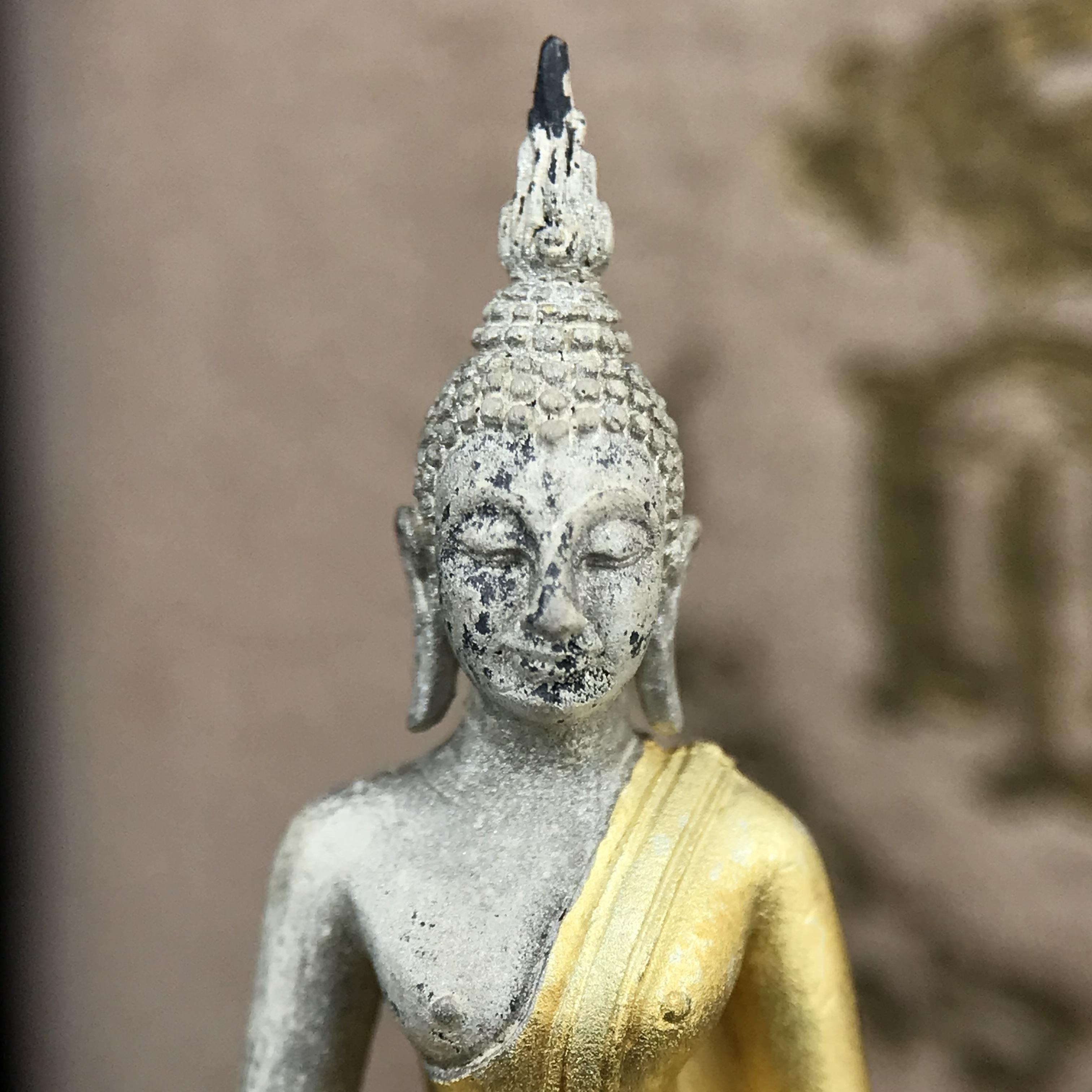 พระกริ่งพระพุทธนวราชบพิตร ตรากาญจนาภิเษกครองสิริราชสมบัติครบ 50 ปี รัชกาลที่9 ปี2540 เนื้อเงินสามกษัตริย์(ผิวเดิมสวย ครบ สมบูรณ์)พร้อมกล่องบรรจุเดิมครบ ชุดพระราชทาน(หายาก)