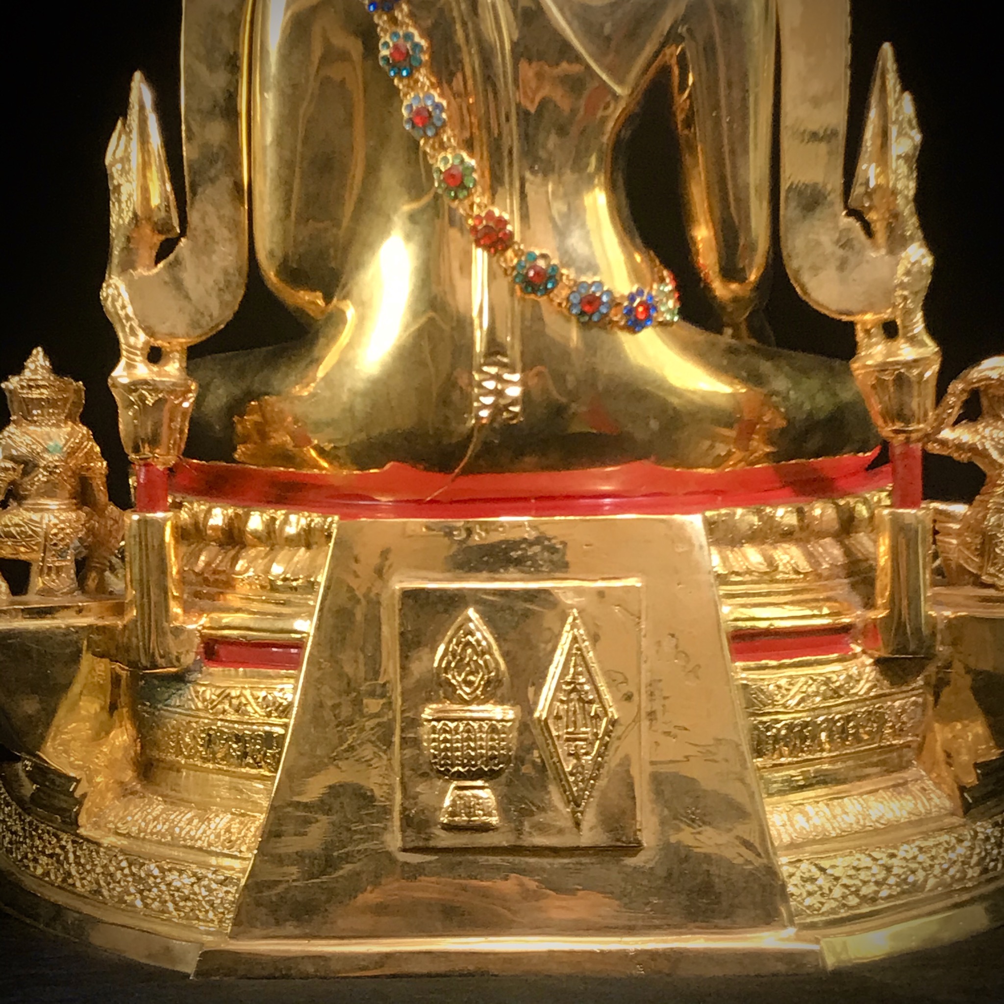 พระพุทธชินราช ภปร. รุ่นปฎิสังขรณ์ ปี2531 หน้าตัก 9นิ้ว กะไหล่ทอง(พร้อมตู้ครอบ) งานลุงจ่าทวีบูรณเขตต์ (สวยหายากนิยม)