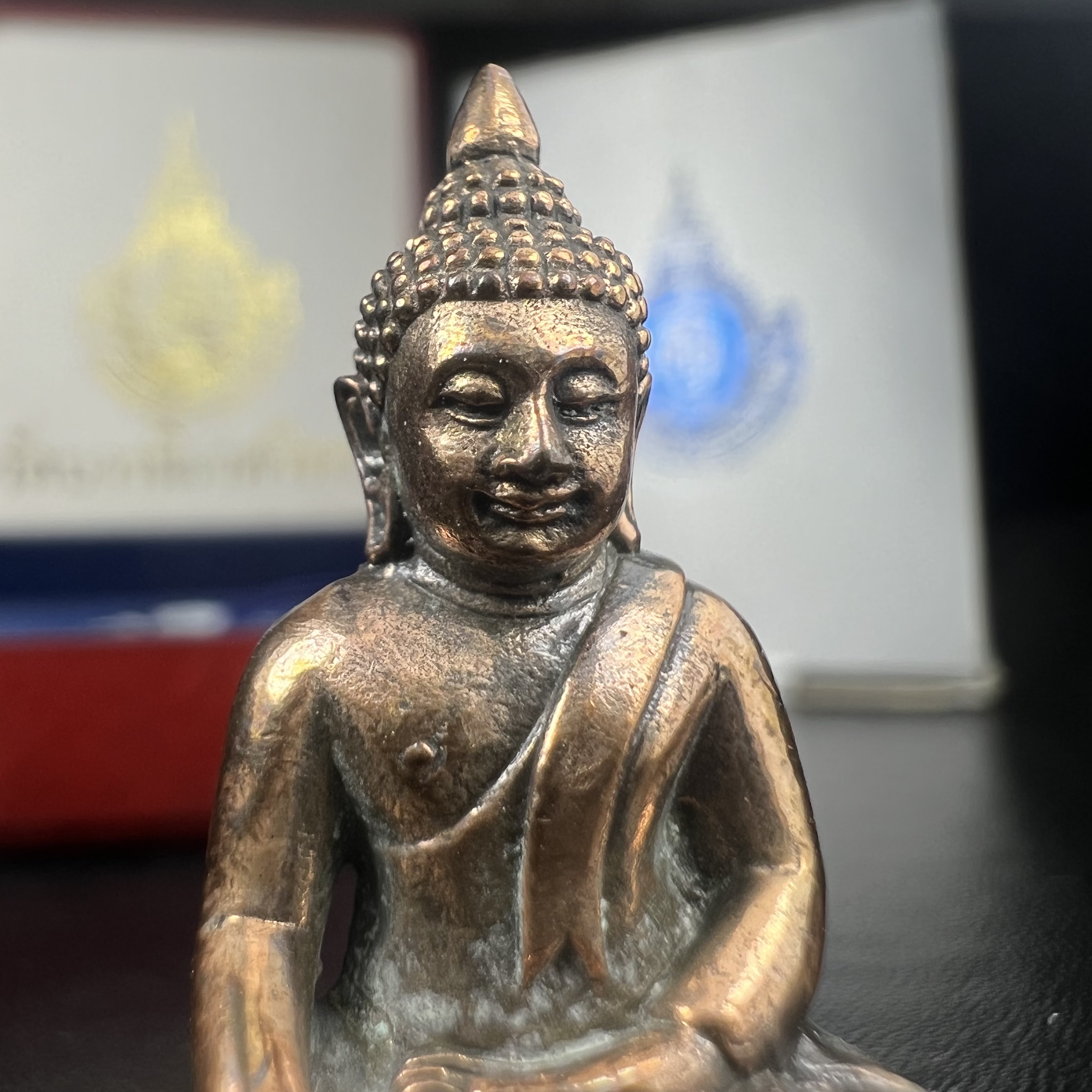 พระกริ่ง 8 รอบ ญสส. 96 พรรษา สมเด็จพระญาณสังวร สมเด็จพระสังฆราช สกลมหาสังฆปรินายก วัดบวรนิเวศวิหาร ปี 2552 เนื้อนวโลหะเต็มสูตรแก่ทองคำ(1 ใน 2999 องค์)