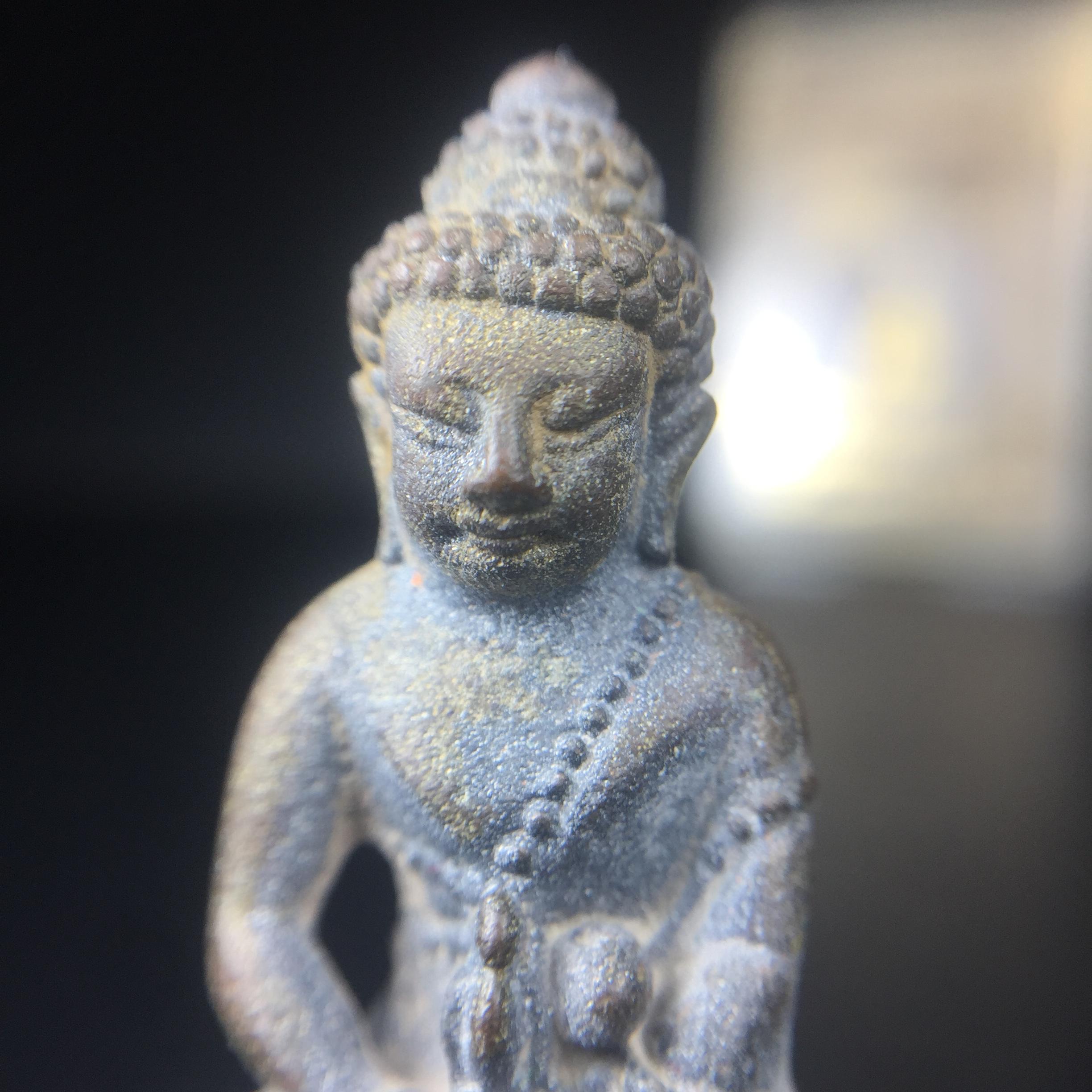 พระกริ่งชินบัญชรฉลองพระชันษา 100 ปี สมเด็จพระญาณสังวร วัดบวรนิเวศวิหาร ปี 2556 เนื้อนวโลหะผสมทองคำก้นทองแดง พิธีใหญ่ มวลสารเด่น นิยม(1 ใน 2556 องค์)