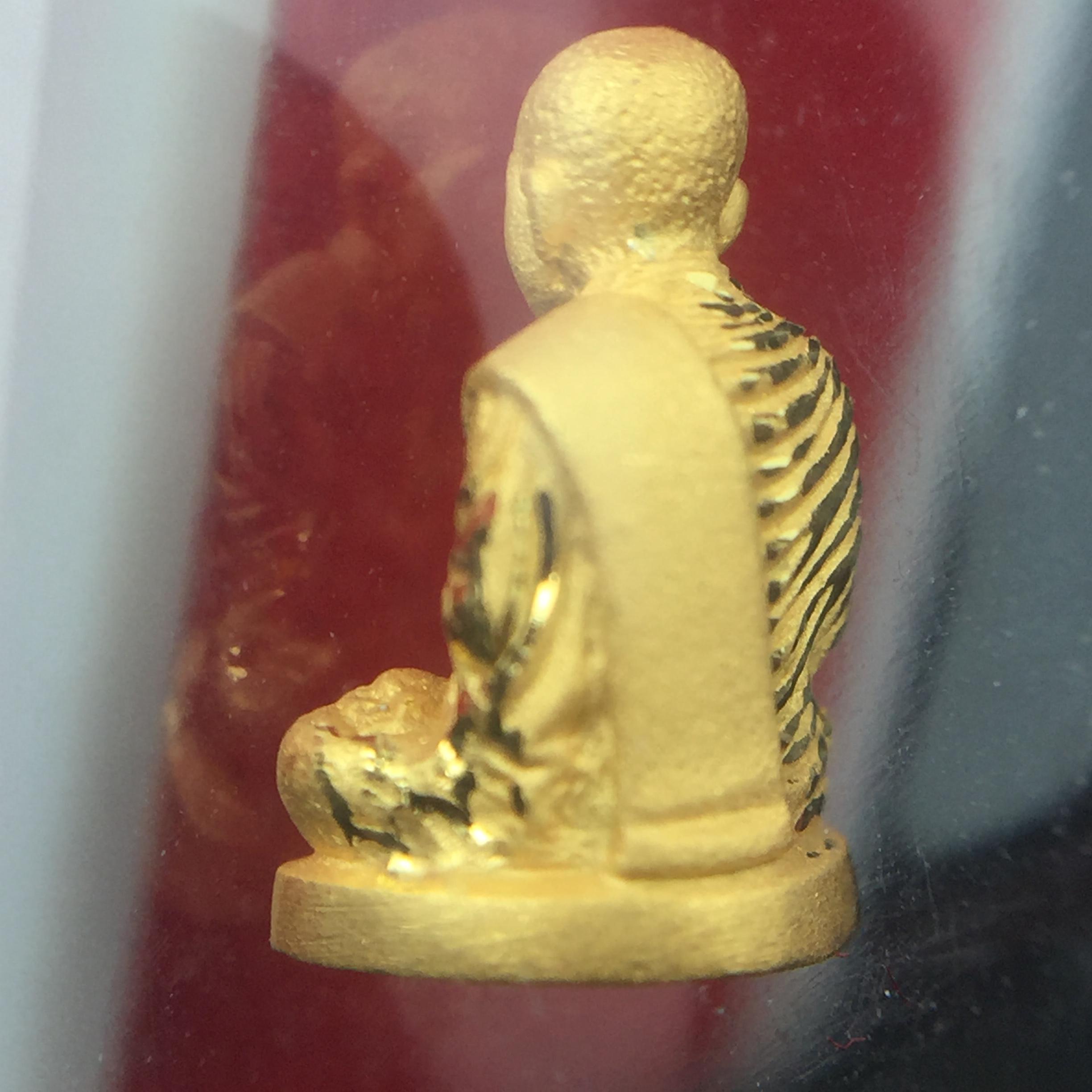 สมเด็จพระพุฒาจารย์โต พรหมรังสี(สมเด็จโต) รุ่นอุดมโชคโภคทรัพย์ ปี 2550 เนื้อทองคำ(สภาพ สวย ซีนซองเดิม กล่องบรรจุเดิมครบสมบูรณ์)