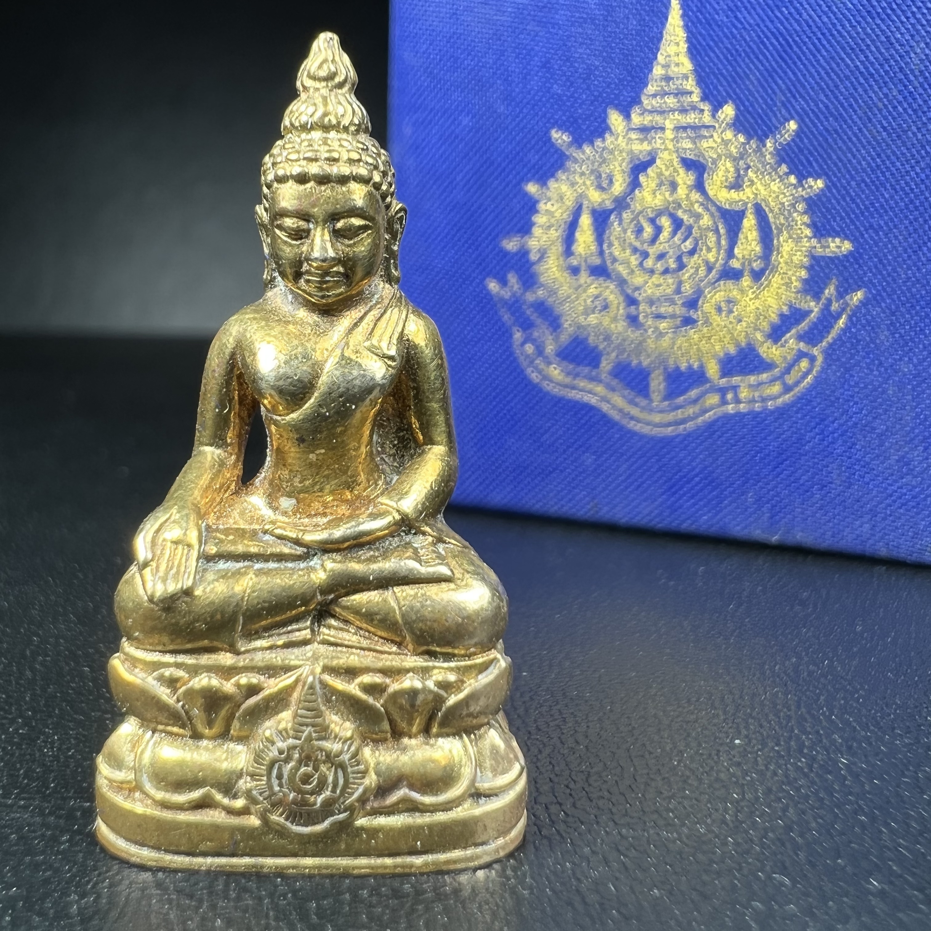 พระกริ่งไพรีพินาศ เฉลิมพระเกียรติ พระบาทสมเด็จพระเจ้าอยู่หัวรัชกาลที่9 พระชนมพรรษา 6 รอบ ปี2542เนื้อสัมฤทธิ์(บรรจุเหล็กไหล)ดีนอก-ดีใน