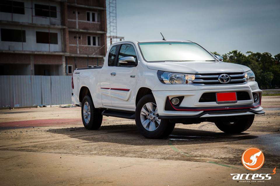 Toyota Revo Access body kits by Amotriz