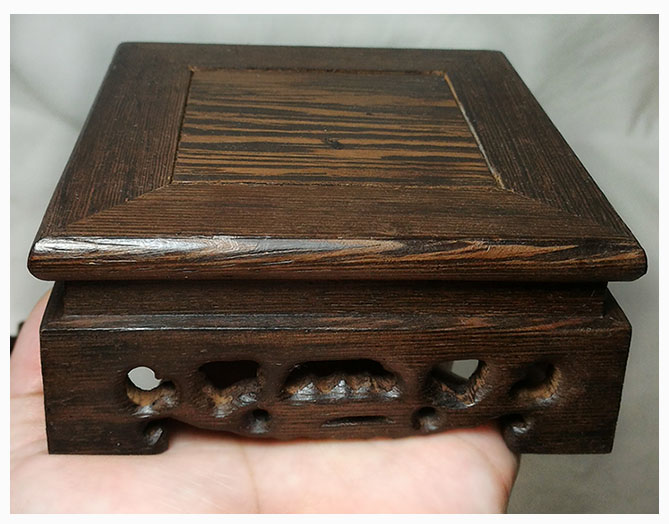 ฐานหรือกี๋ไม้ สี่เหลี่ยมเล็ก หน้าท๊อป 10cm อันละ