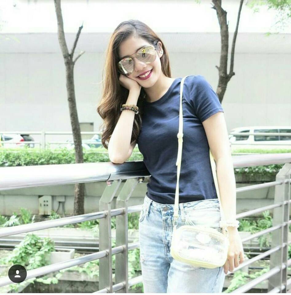 คอกลมแขนสั้น