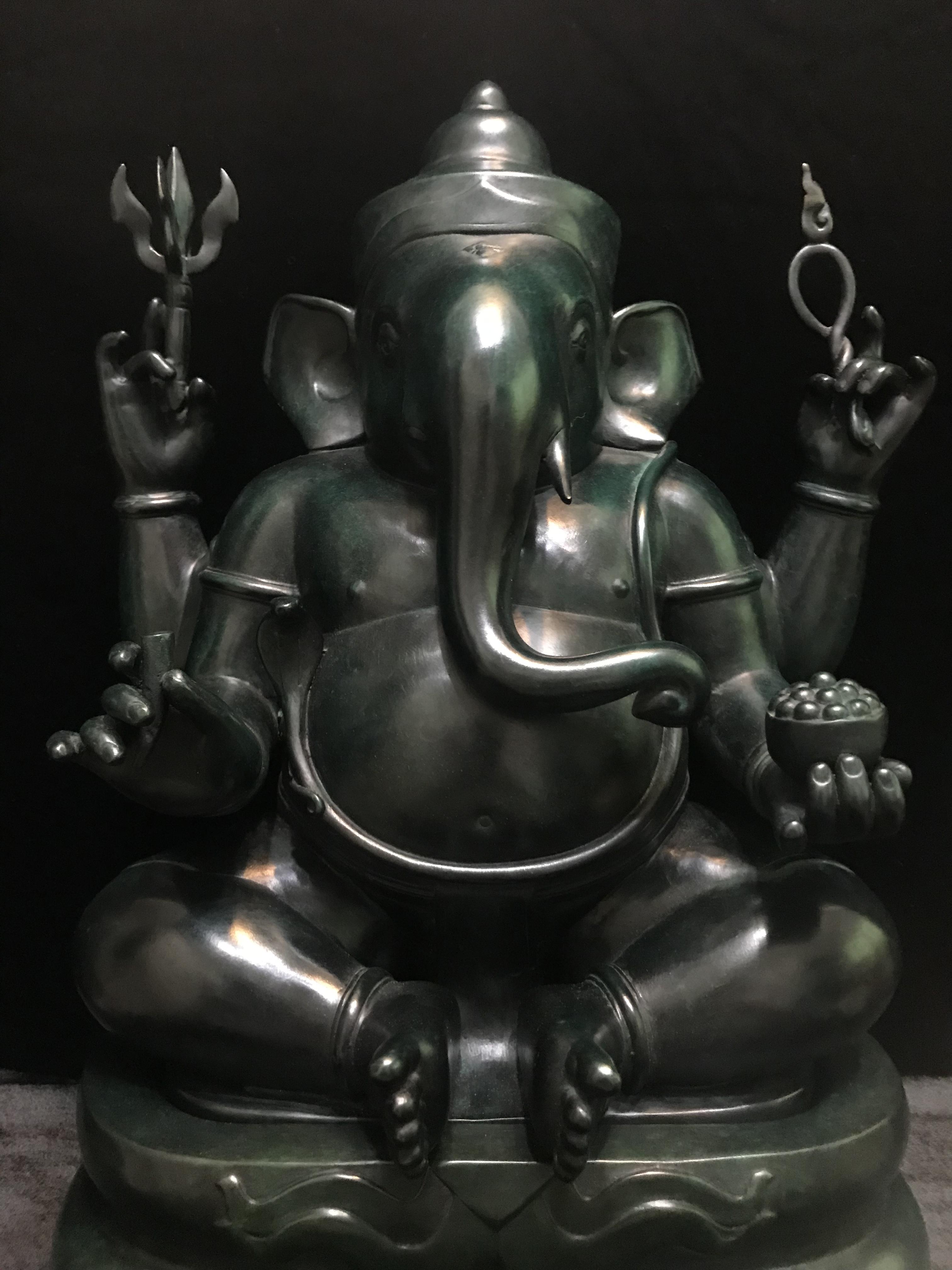 พระพิฆเนศวร์ 65 ปี คณะจิตรกรรม มหาวิทยาลัยศิลปากร ปี2551 ลอยองค์เนื้อสำริดขนาดหน้าตัก 9 นิ้ว(เนื้อสำริดเขียวพลาติน่า)