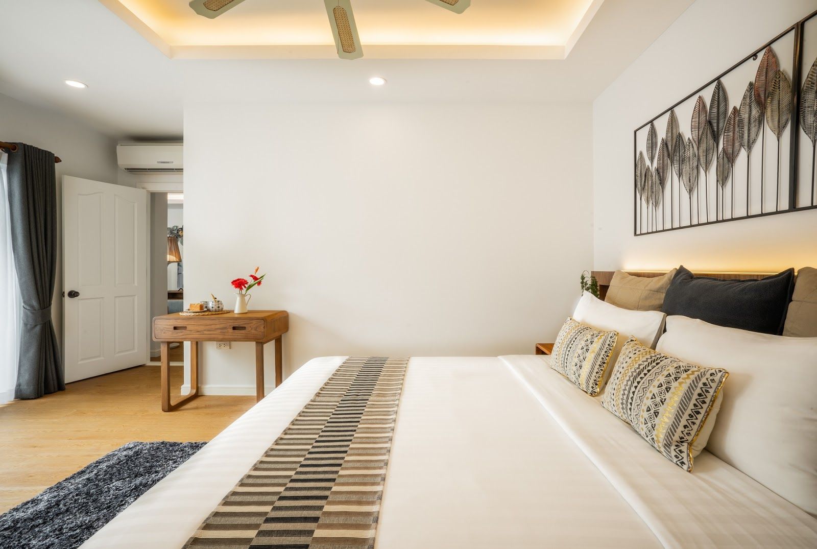 For Rent : Rawai, Pool Villa with Jacuzzi, 3 bedrooms 3 Bathrooms, Pool view.