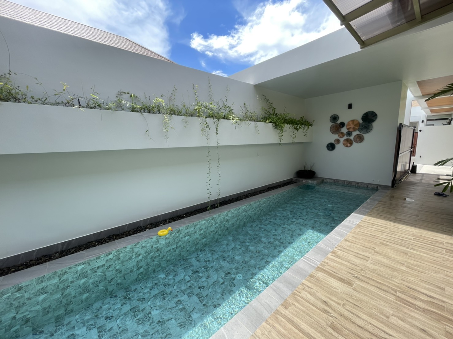 For Rent : Rawai, Luxury New Pool Villa, 2 Bedrooms 2 Bathrooms, Garden view.