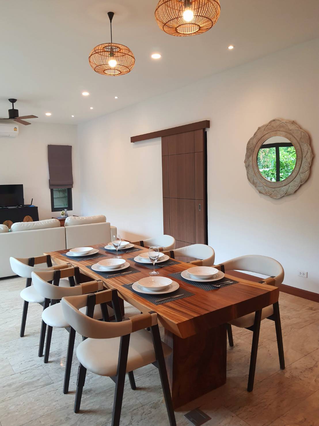 For Rent : Chalong luxury pool villa, 2 bedrooms 2 bedrooms