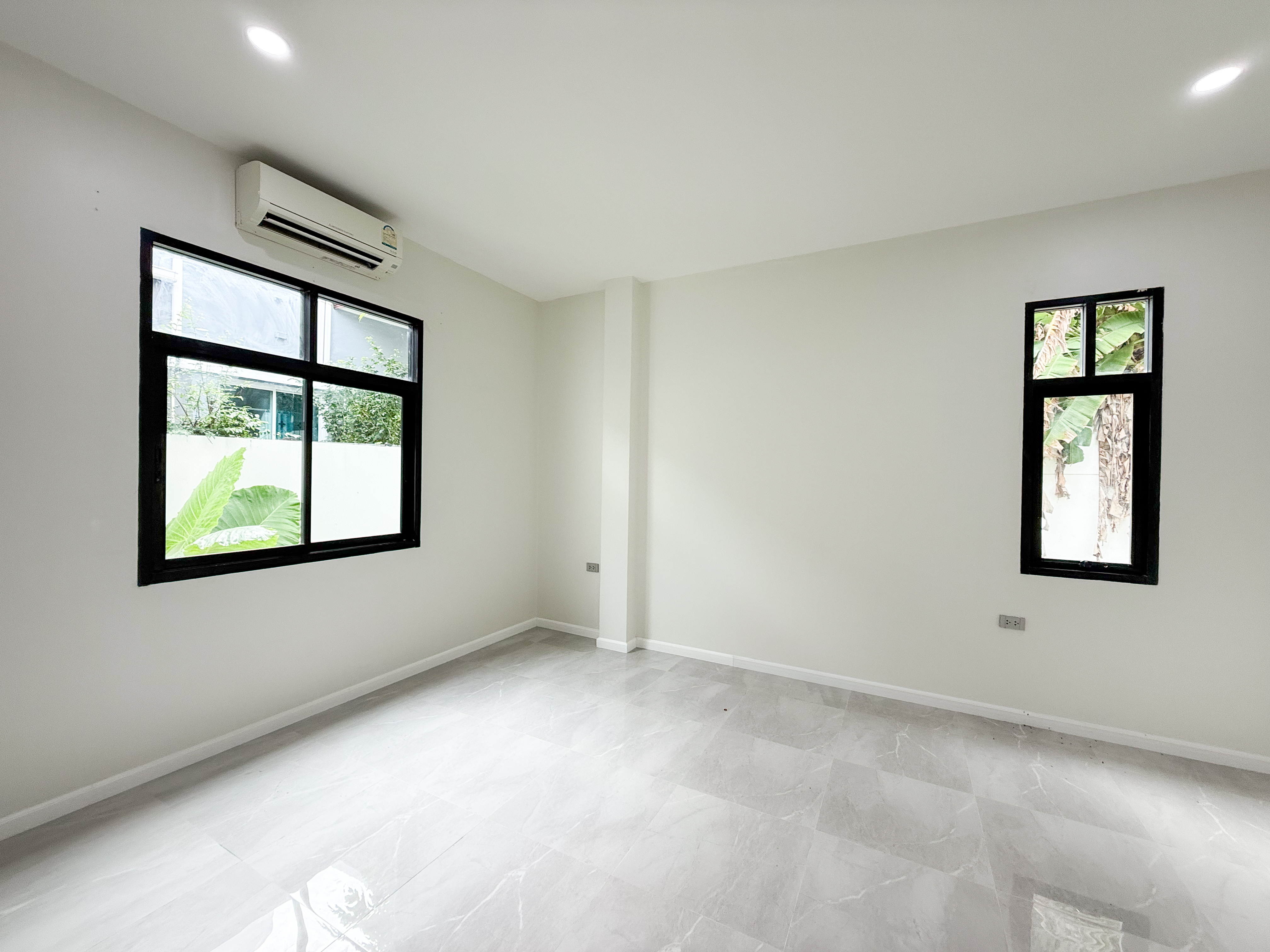 For Sale : Kohkaew, Luxury Pool Villa, 3 Bedrooms 2 Bathrooms