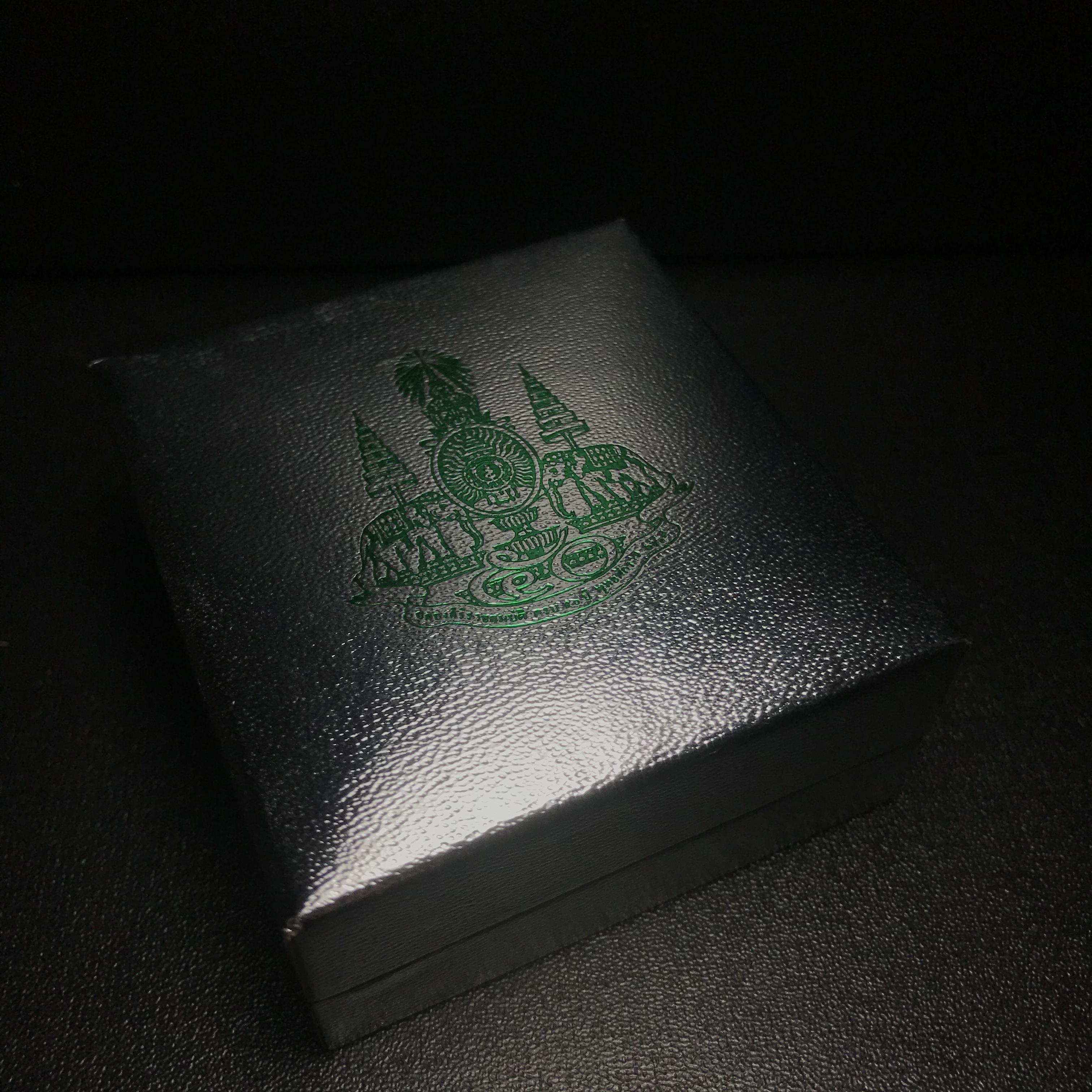 พระกริ่งพระพุทธนวราชบพิตร ครองสิริราชสมบัติครบ 50 ปี พ.ศ.2540 เนื้อเงินผิวเดิมๆ พร้อมกล่องบรรจุเดิม(1ใน9500องค์)