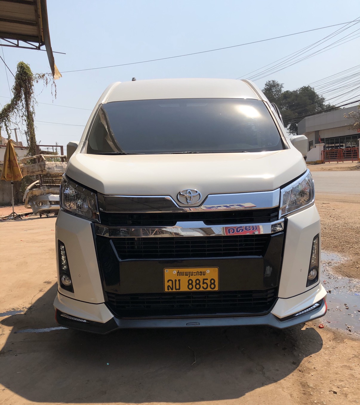Toyota Commuter 2019 V.2 bodykits by Amoriz