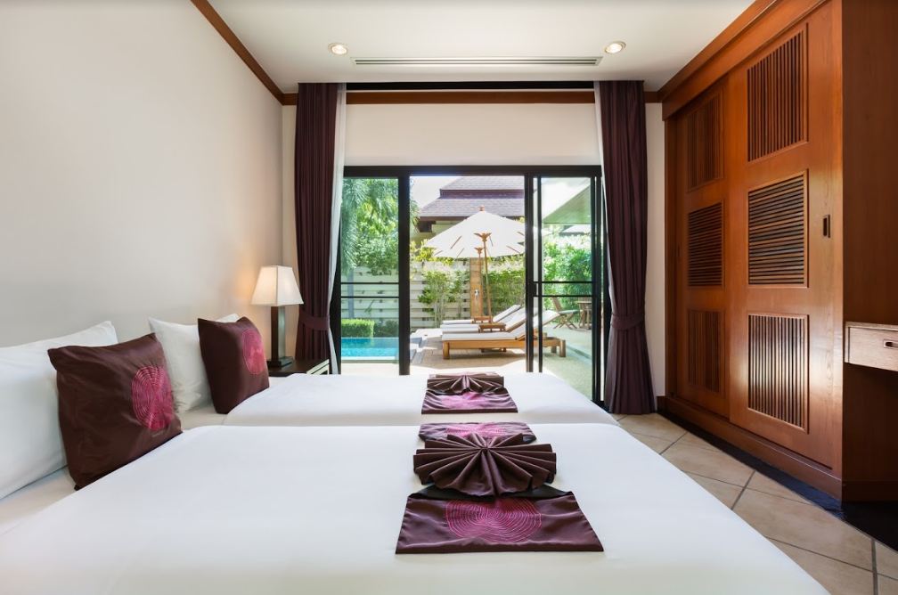 For Sale : Nai Harn, Luxury New Pool Villa, 2 Bedrooms 2 Bathrooms, Garden view.
