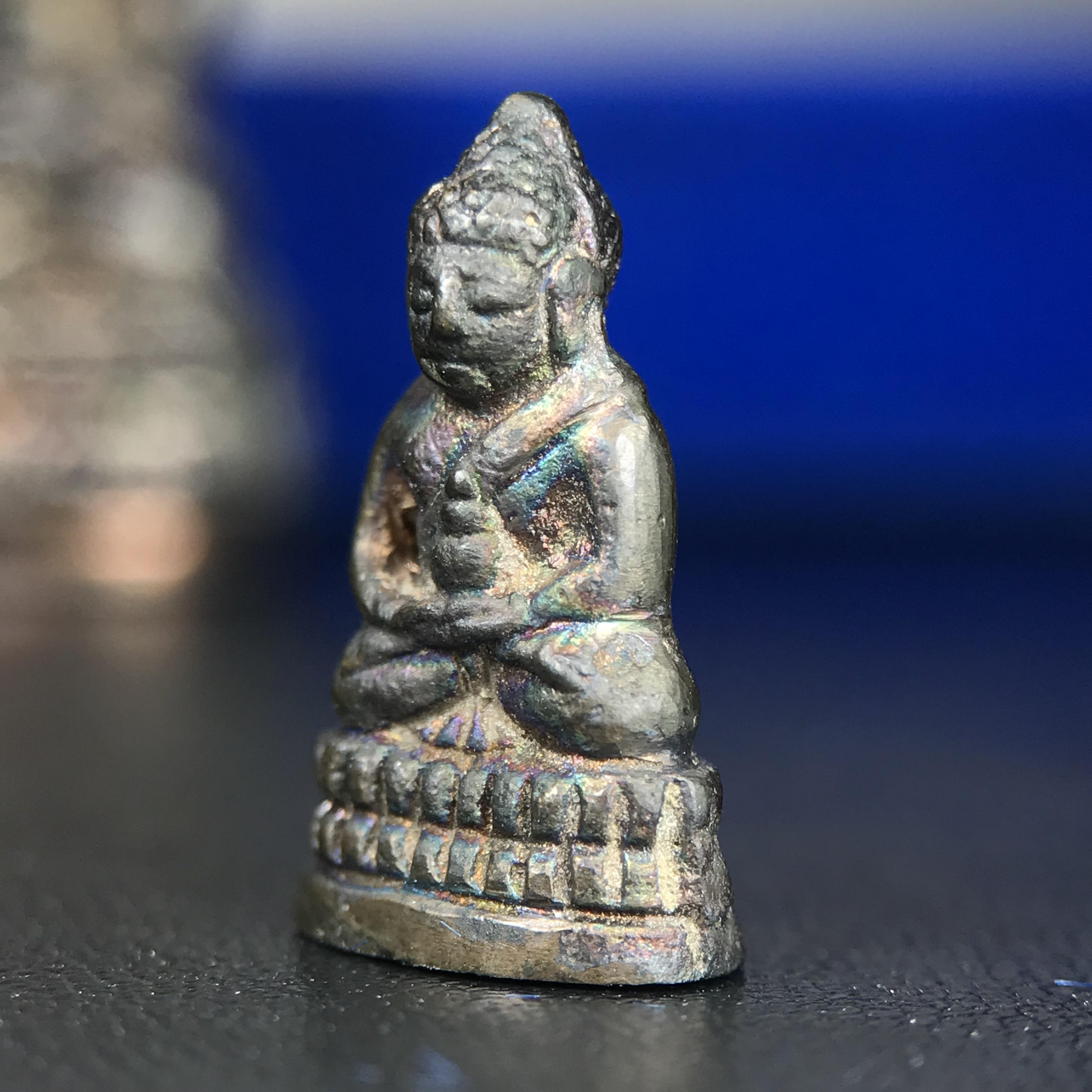 พระกริ่ง-พระชัยวัฒน์ สว. 90 พรรษาสมเด็จย่า ปี2533 เนื้อนวโลหะ(แก่ทองคำผสมทองคำเยอะมากรุ่นนี้)(ในหลวงรัชกาลที่9เสด็จในพิธี)(หล่อแบบโบราณอุดมวลสาร 108 แบบฉบับพระกริ่งใหญ่สายวัดสุทัศน์ พระสังฆราช(แพ))(1 ใน 3000 ชุด) หายาก(***องค์นี้ผิวเนื้อนวโลหะสวยมาก***)