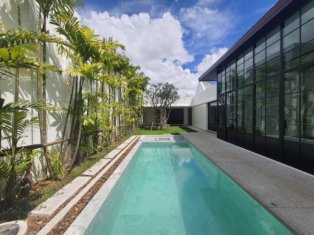 For Sales : Bangtao Luxury Pool Villa @Pasak soi 8 2 bedrooms 2 Bathrooms, Pool view.