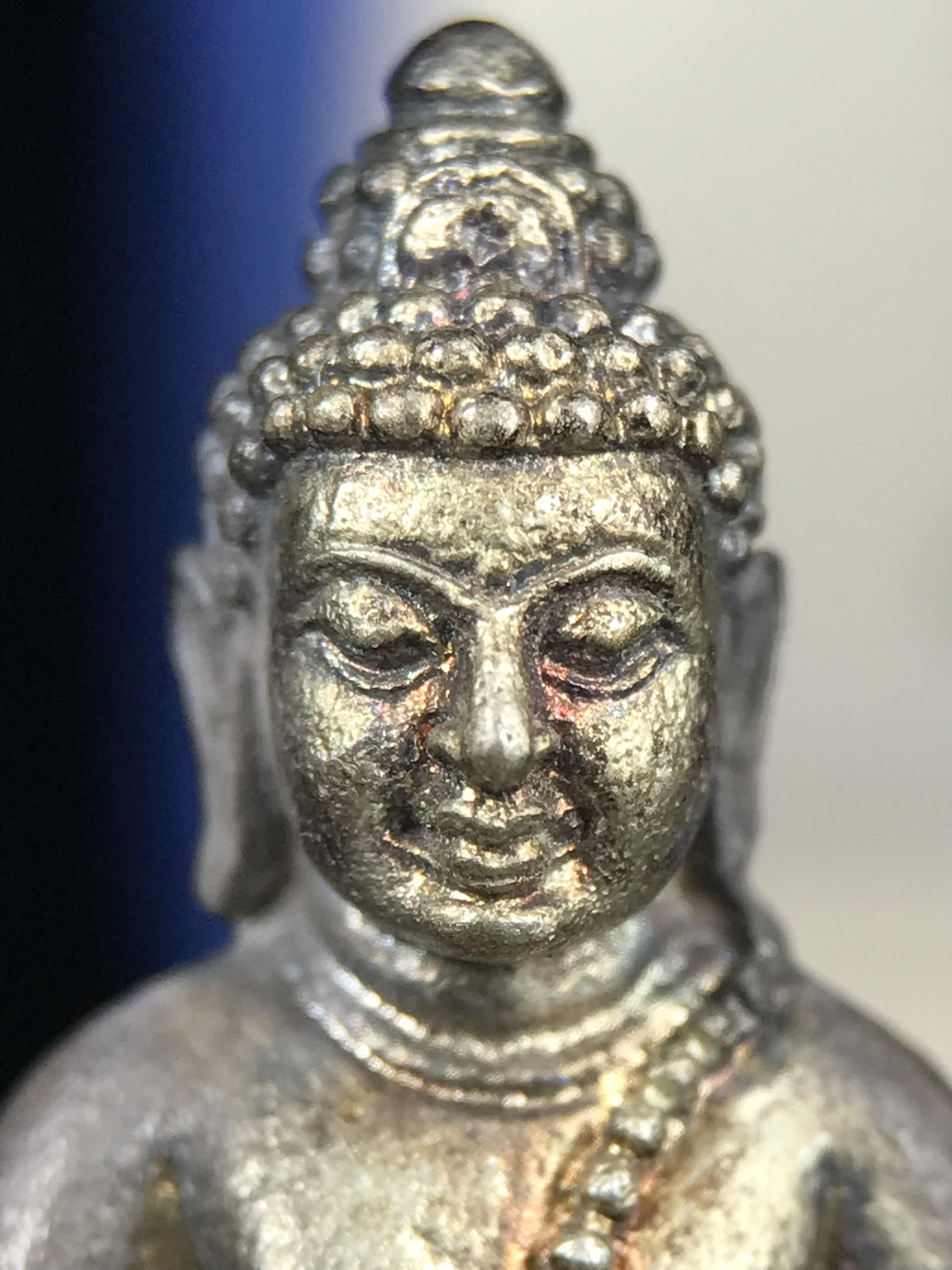 พระกริ่งศิรากาศ ภปร.(พระกริ่งคุ้มเกล้า)วัตถุมงคล"คุ้มเกล้าฯ" มูลนิธิ “คุ้มเกล้า” ในพระบรมราชูปถัมภ์ จัดสร้าง โรงพยาบาลภูมิพล เนื้อเงิน(พิมพ์หน้าไทย)(สภาพผิวเดิมขึ้นน้ำทองเก่าเก็บอย่างดีพร้อมกล่องบรรจุสวยมากมาก!)(ในหลวงรัชกาลที่9เสด็จเททอง)(พิธีใ