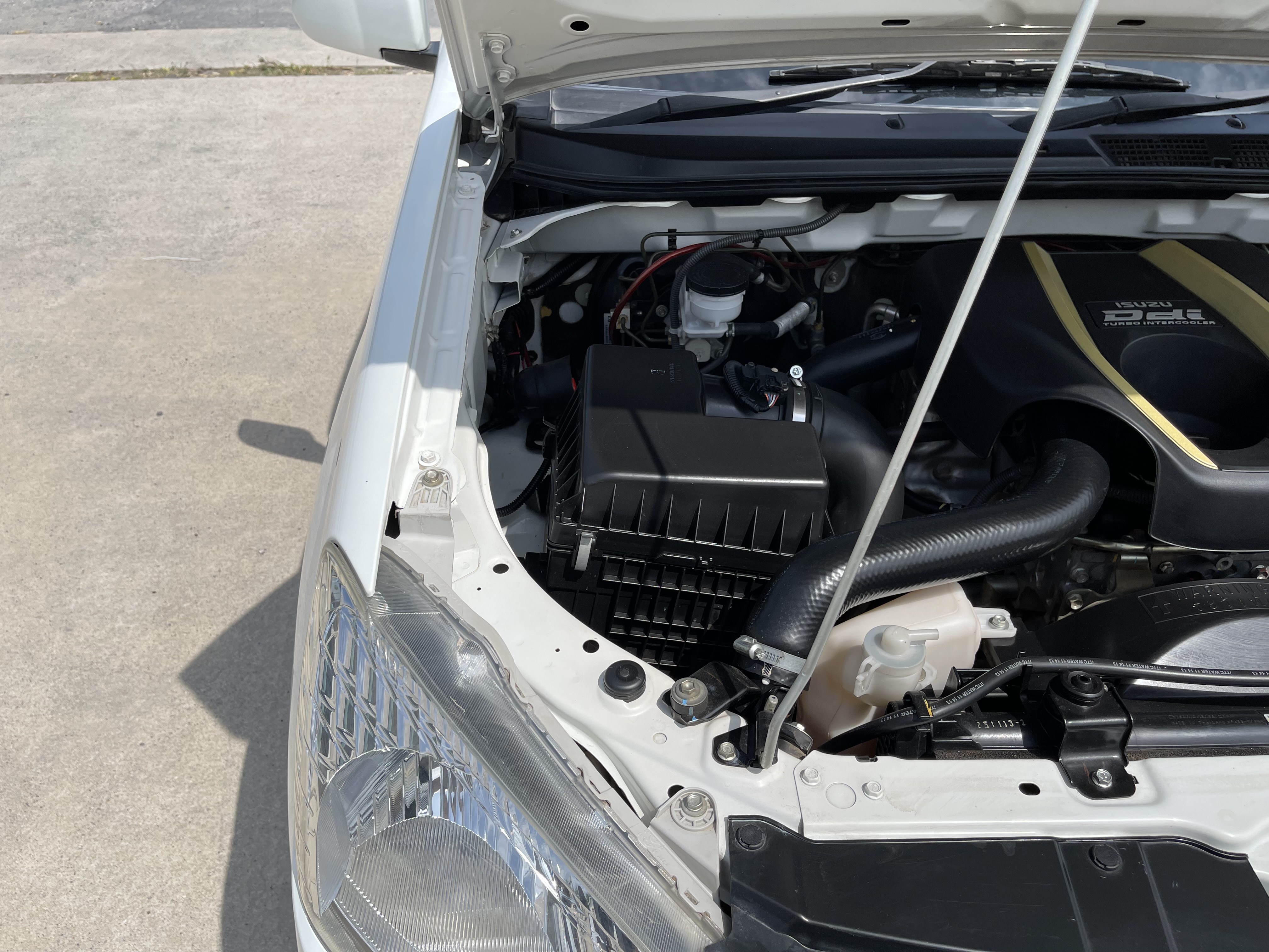 Isuzu Dmax All New 4ประตู 2.5 S 2014 ขาว