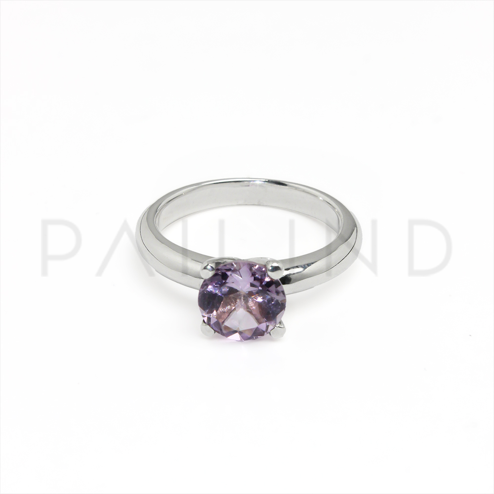 แหวนเงินแท้ ดีไซน์คลาสสิค ประดับพลอยเนื้ออ่อน Amethyst ชุบกันหมอง