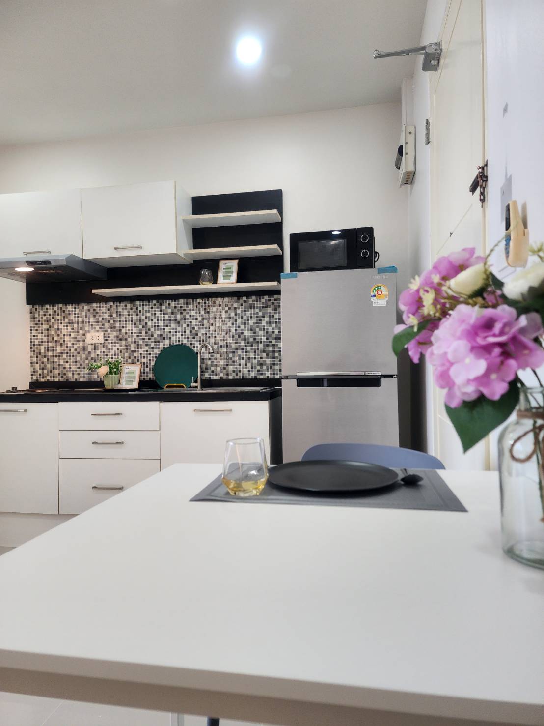 For Sales : Kuku, Newly renovated condo, 1 Bedroom 1 Bathroom, 3rd flr.