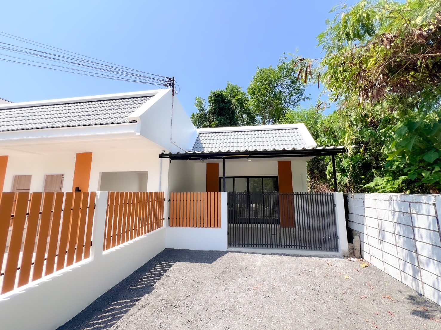 For Sales : Thalang, One-story townhouse near Robinson, 2 Bedrooms 2 Bathrooms