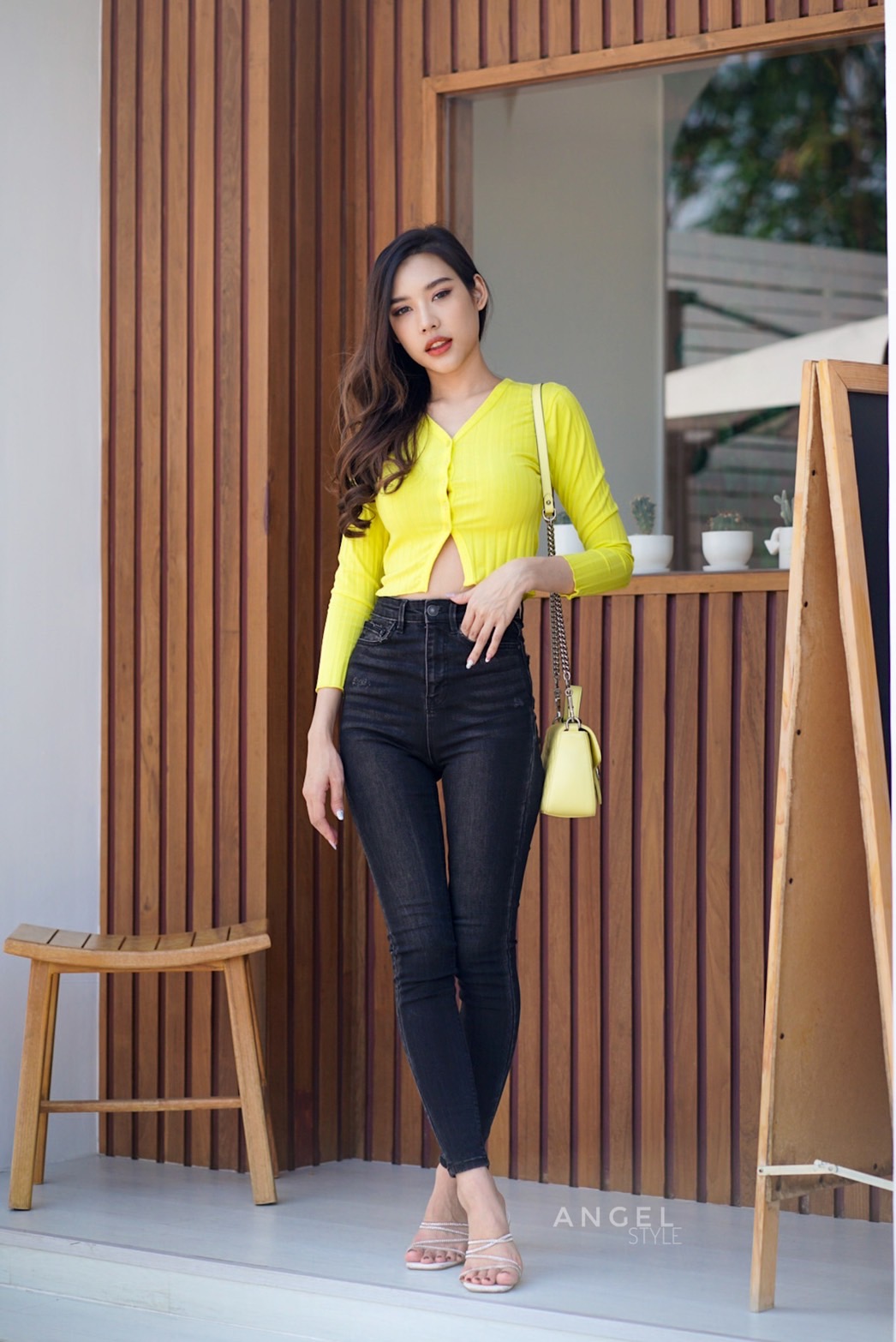 ร่องกระดุมแขนยาว