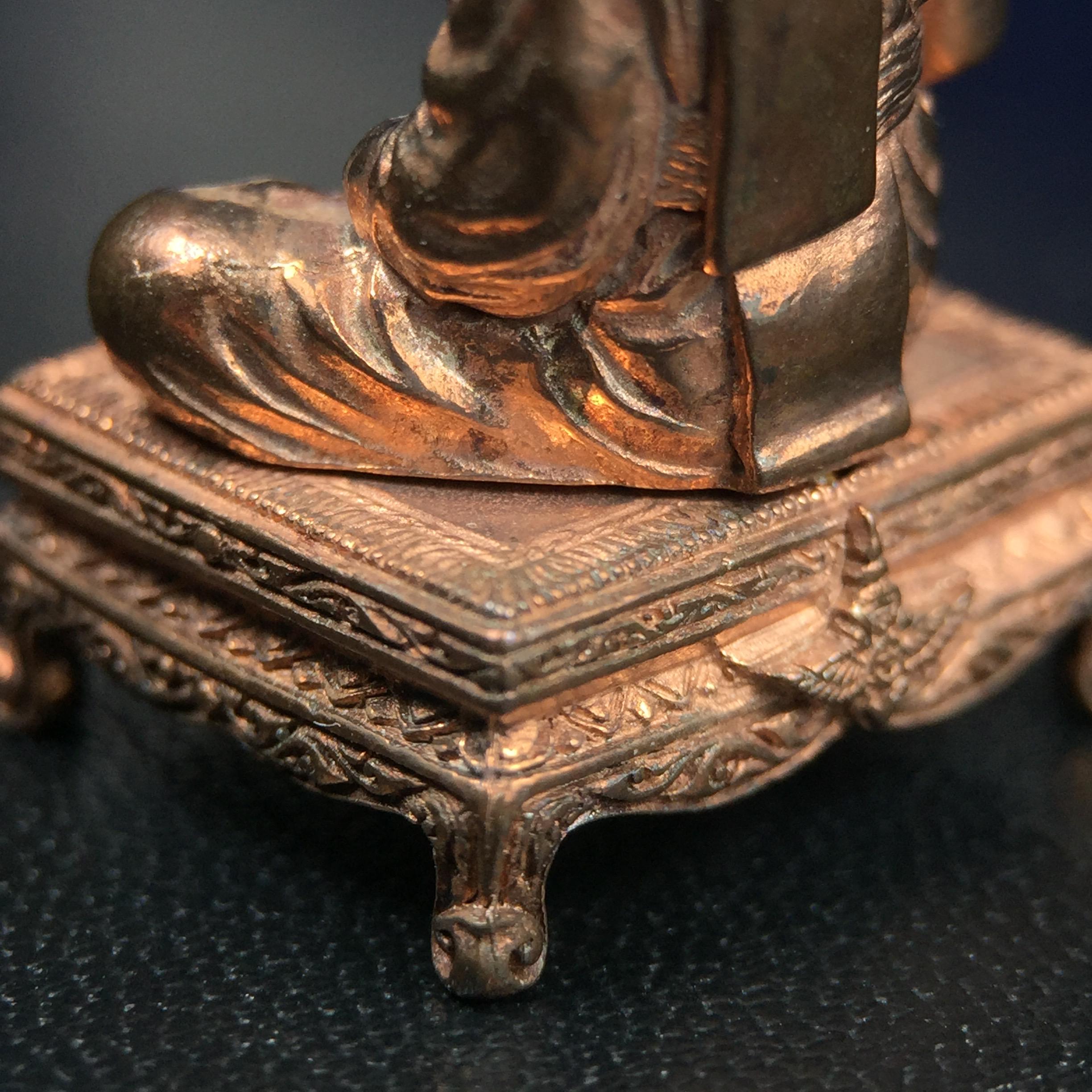 รูปหล่อหลวงพ่อเงิน วัดบางคลาน จ.พิจิตร พิมพ์หน้าเหมือนหลวงพ่อ "รุ่น 91 ปี กรมเสมียนตรา" กระทรวงกลาโหมจัดสร้างในปี 2543 พุทธาภิเษกใหญ่ 3 วัด 3พิธีวัดสุทัศน์ /วัดบางคลาน/วัดพระแก้ว เนื้อนวโลหะปัดเงา(แก่ทองคำ)พุทธศิลป์งดงามมากหายาก(ตอกโค๊ตหมาย ๖๐๘)