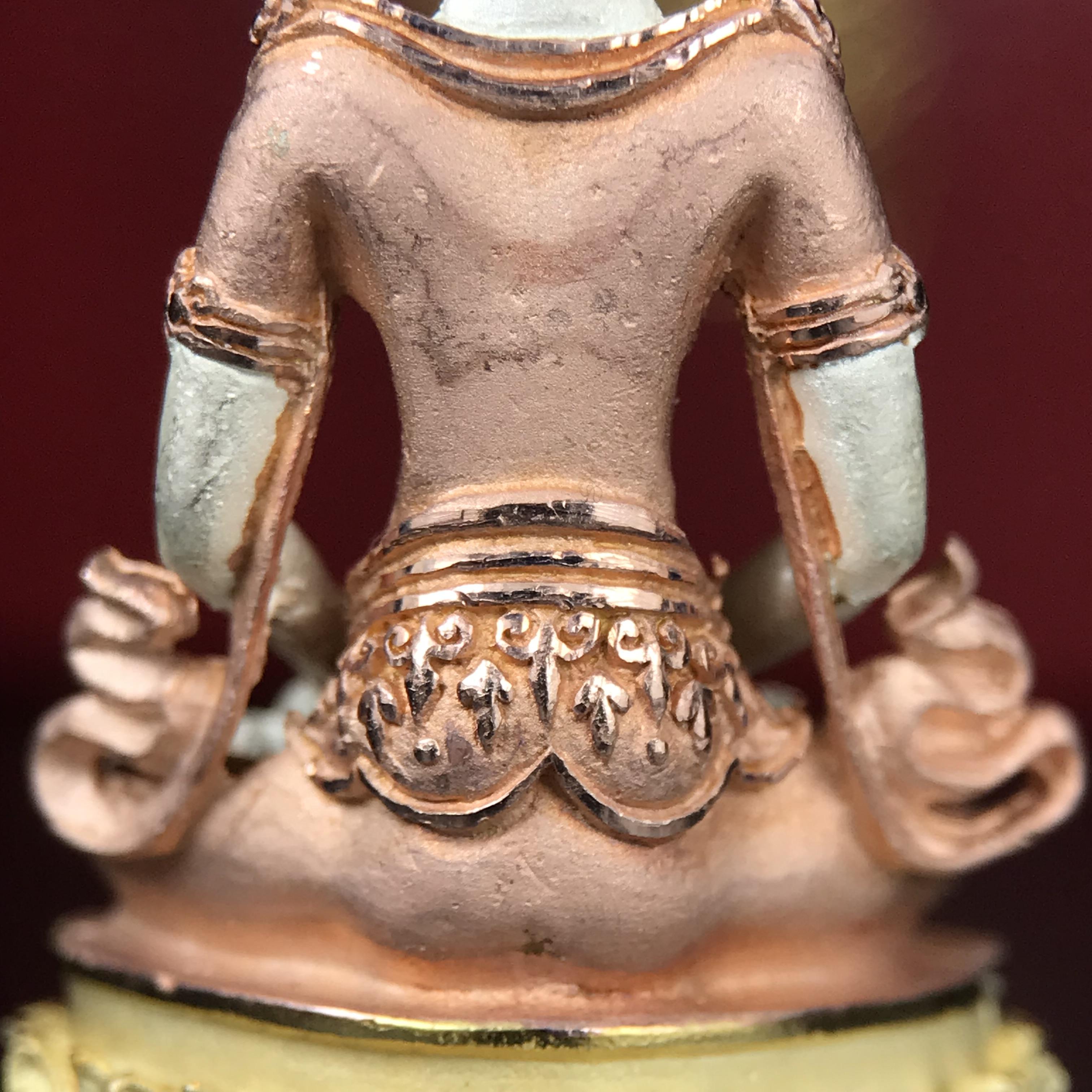 พระกริ่งอวโลกิเตศวร ( เจ้าแม่กวนอิม ) วัดโพธิ์แมนคุณาราม รุ่นอุดมโภคทรัพย์ พ.ศ.2539 เนื้อเงิน 3 กษัตริย์ ผิวสวยเดิมพร้อมกล่องบรรจุเดิม (อีกหนึ่งรุ่นยอดนิยม พุทธศิลป์สวยงดงาม)