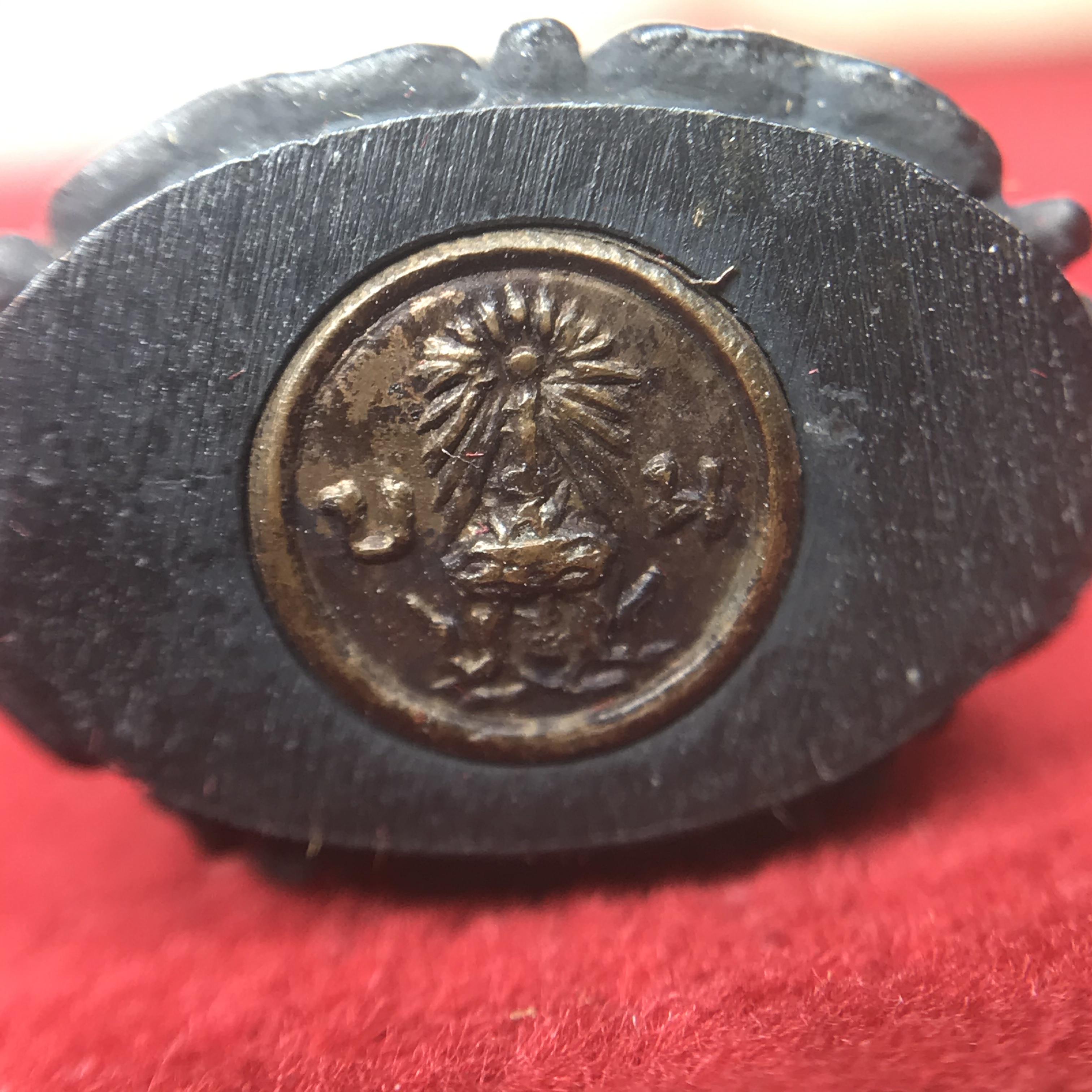 ชุดพระกริ่งไพรีพินาศ(รุ่นแรก สมเด็จพระญาณสังวร) เนื่องในพระบรมราชวโรกาสพระบาทสมเด็จพระเจ้าอยู่หัวรัชกาลที่9 เสด็จพระราชดำเนิน ในงานตัดลูกนิมิตสีมาอุโบสถ วัดเพชรวราราม จ.เพชรบูรณ์ ปี ๒๕๒๐ รุ่นเขาค้อ (ชุดกรรมการ ได้รับพระราชทาน พบเจอและหายากมากในปัจจุบัน)