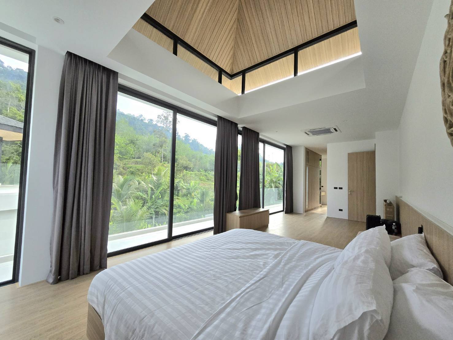 For Sales : Thalang, Private Pool Villa, 3 Bedrooms 3 Bathrooms