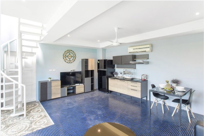 For Rent : Patong Seaview 1 bed room condominium 60 Sqm. Thai freehold.