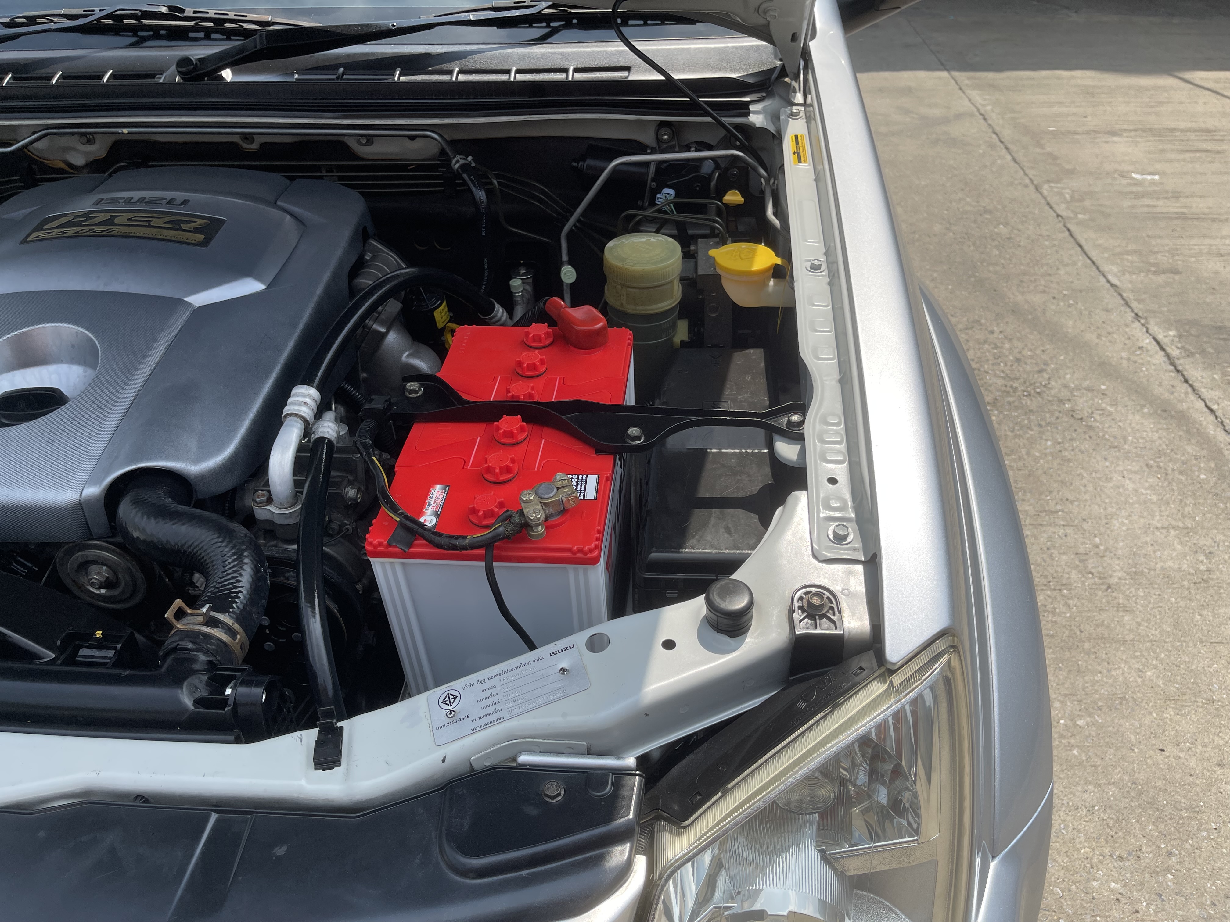 Isuzu Dmax Cab Hilander 2.5 Abs 2011 เงิน