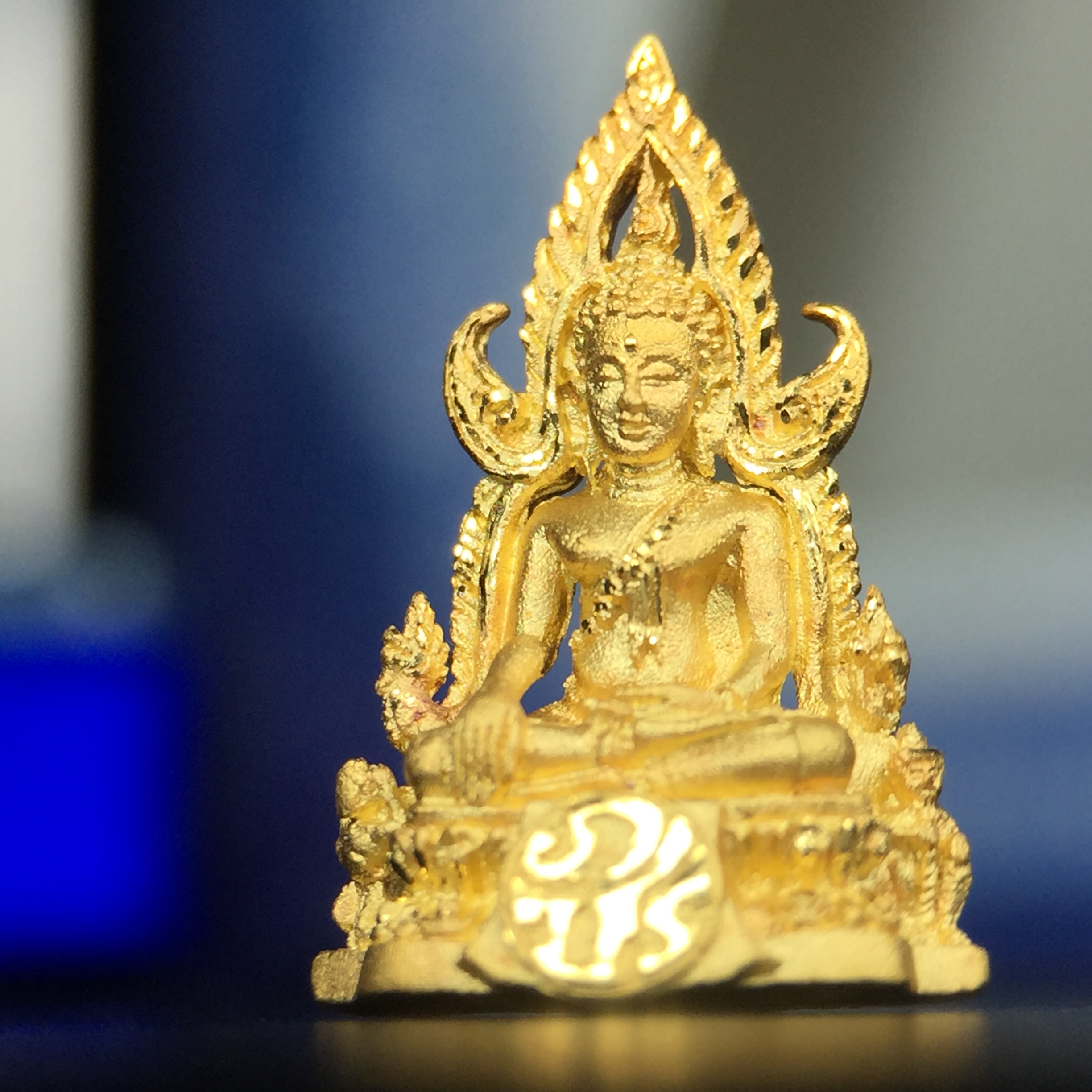 พระพุทธชินราช ภปร. โครงการ เพราะแผ่นดินนี้คือแผ่นดินเกิด ปี2551 เนื้อทองคำ 96.5%(น้ำหนัก 2.6 กรัม) ขนาดหน้าตัก1/4นิ้ว (สวยงามทรงคุณค่าหายาก)1 ใน 5000องค์