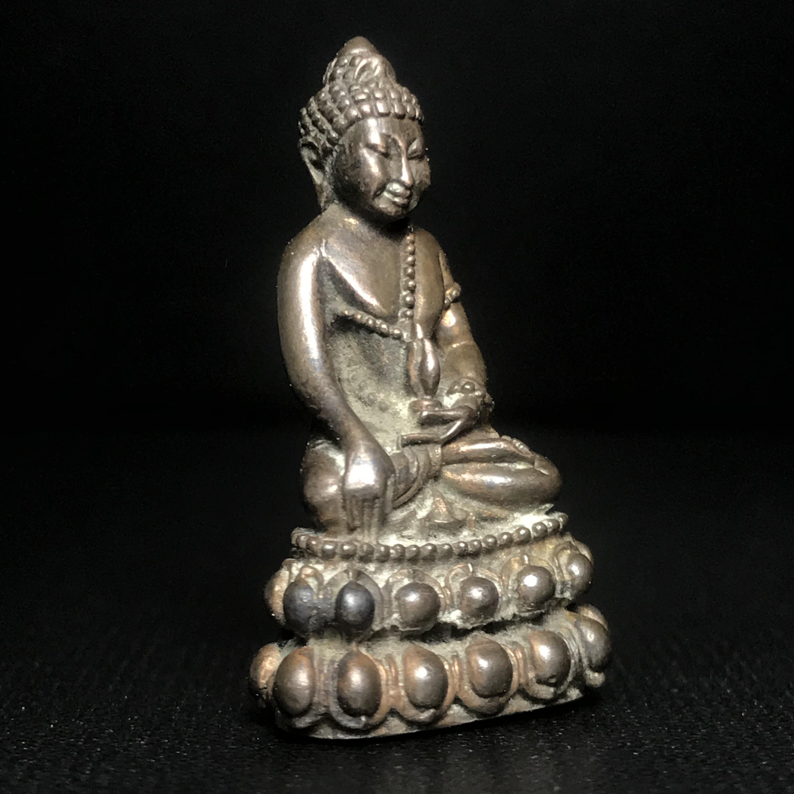 พระกริ่งภูริทัตโต(หลวงปู่มั่น ภูริทัตโต) เนื้อนวโลหะ ปี 2520 สุดยอดพระเกจิสายวิปัสสนากรรมฐานปลุกเสก (สมเด็จพระญาณสังวรเป็นประธานเททอง)