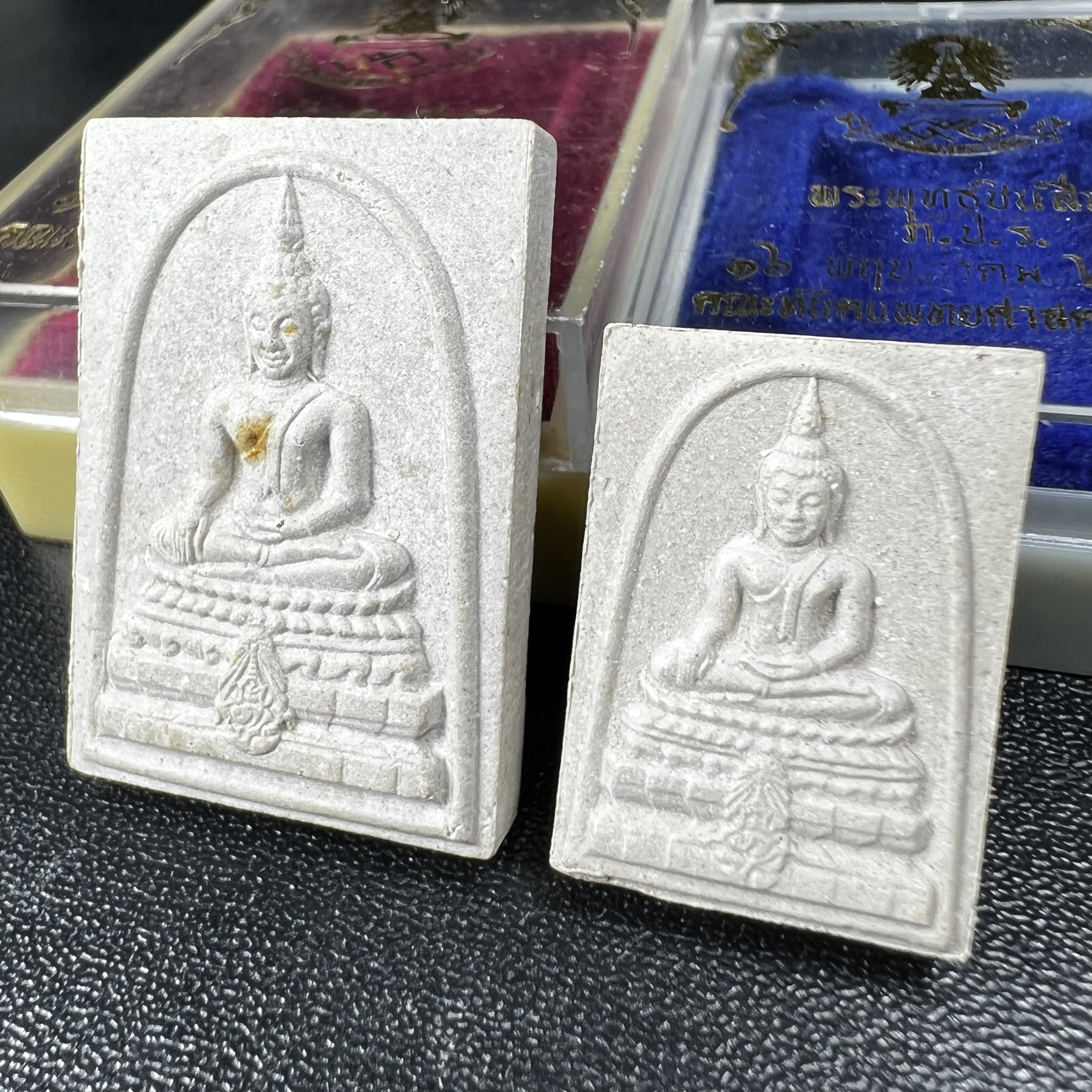 พระพุทธชินสีห์ ภปร. ทันโต เสฏโฐ ปี2533 (พิมพ์ใหญ่+พิมพ์เล็ก) บรรจุพระทนต์ในหลวง รุ่นเดียวในประวัติศาสตร์ ****รุ่นนี้ขอแนะนำ****