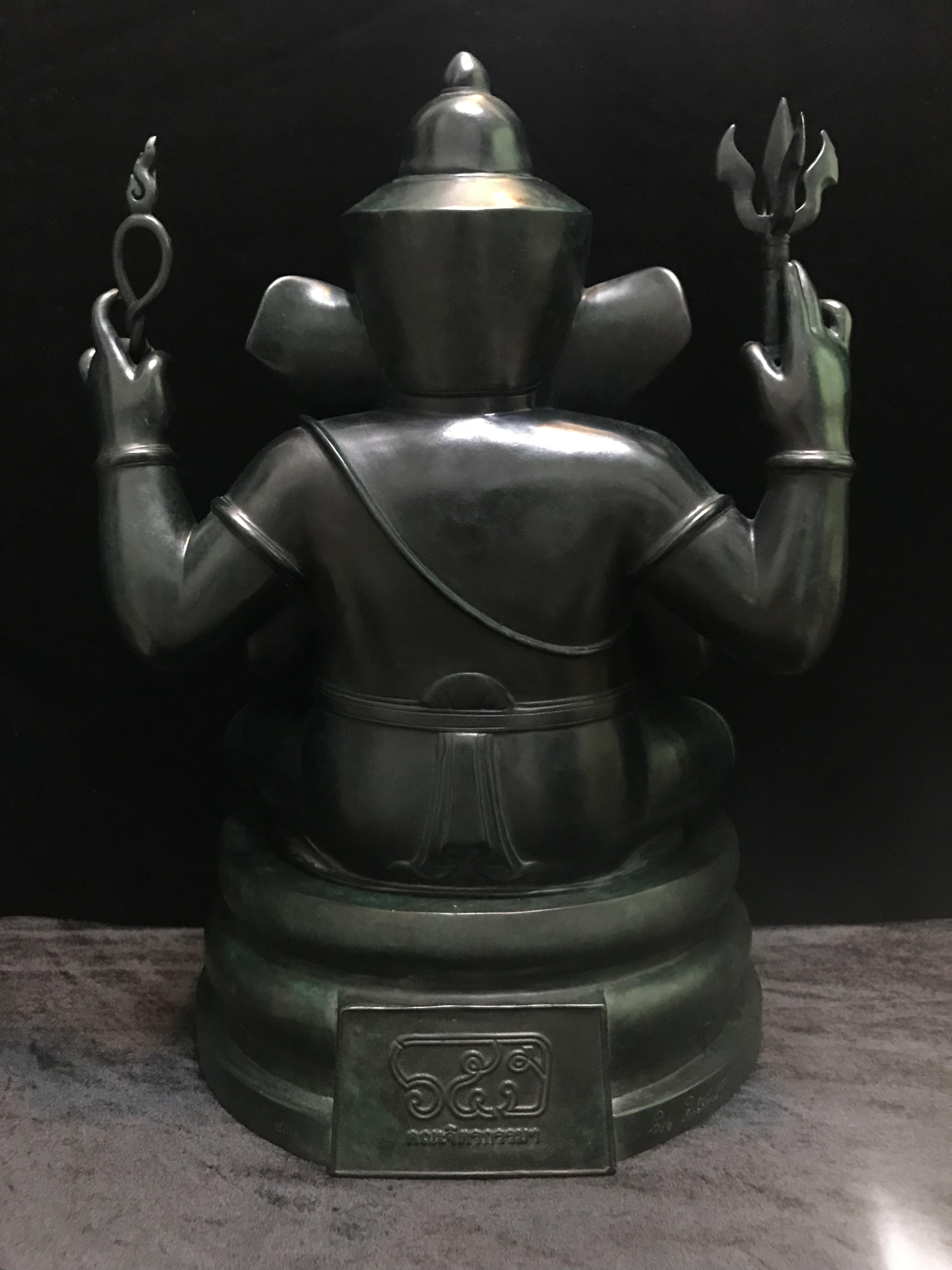 พระพิฆเนศวร์ 65 ปี คณะจิตรกรรม มหาวิทยาลัยศิลปากร ปี2551 ลอยองค์เนื้อสำริดขนาดหน้าตัก 9 นิ้ว(เนื้อสำริดเขียวพลาติน่า)