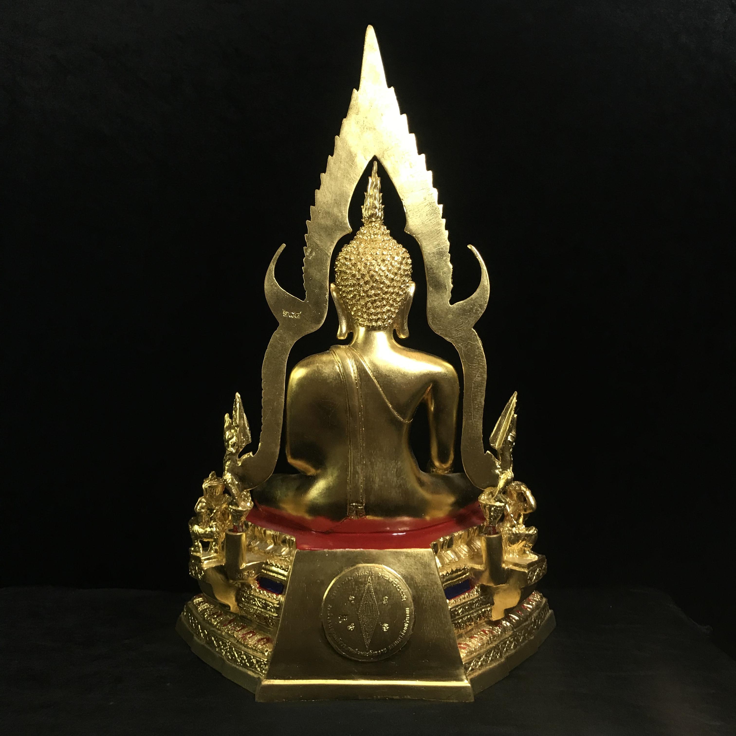 พระพุทธชินราช ญสส. วัดพระศรีมหาธาตุ จ.พิษณุโลก ปี2543 ขนาดหน้าตัก 7นิ้ว ลงรักปิดทองฐานประดับกระจก พิธีใหญ่ รุ่นแรกและรุ่นเดียวที่ หลวงปู่หมุน ฐิตสีโล วัดบ้านจาน มาร่วมปลุกเสก(1 ใน 999องค์)