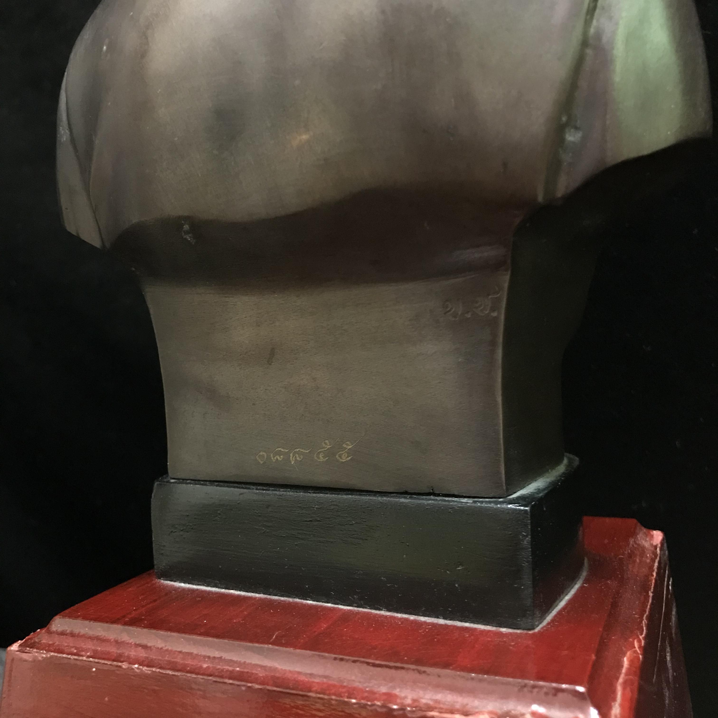 พระบรมรูปหล่อในหลวงรัชกาลที่ 9 กรมราชองครักษ์ รุ่น2 ปี2539 เป็นแบบฐานสูง(เดิมจากผู้จัดสร้าง)(นิยม)(หายาก)