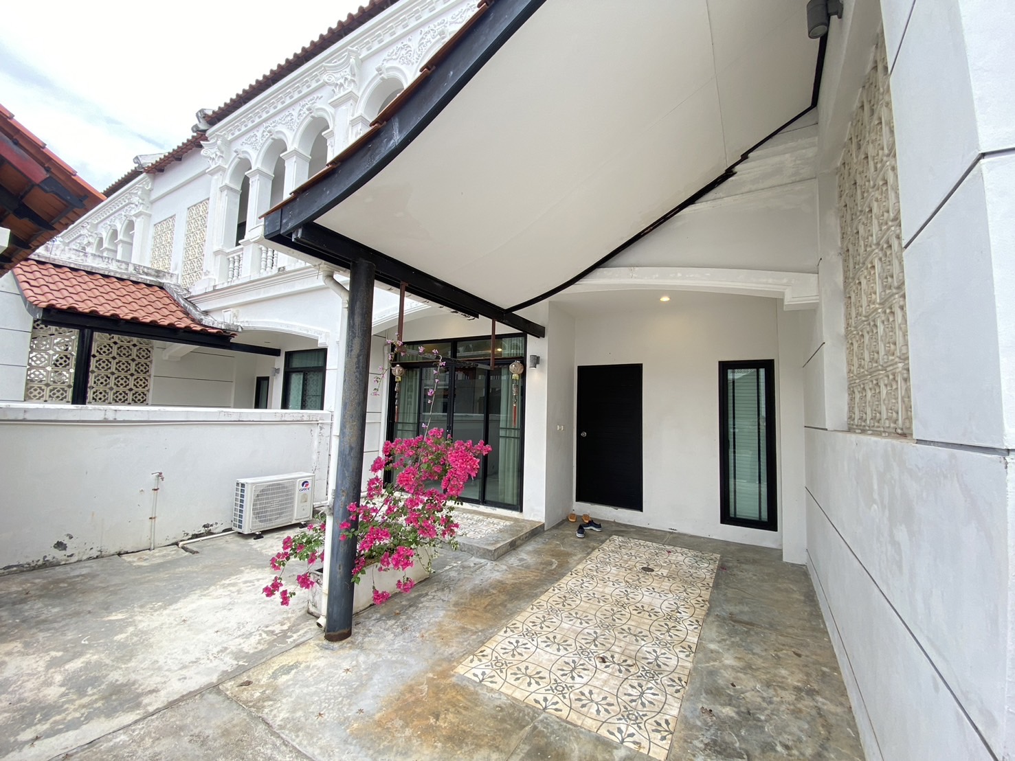 For Rent : Town home near Super Cheap Market, 3 Bedroom 3 Bathroom