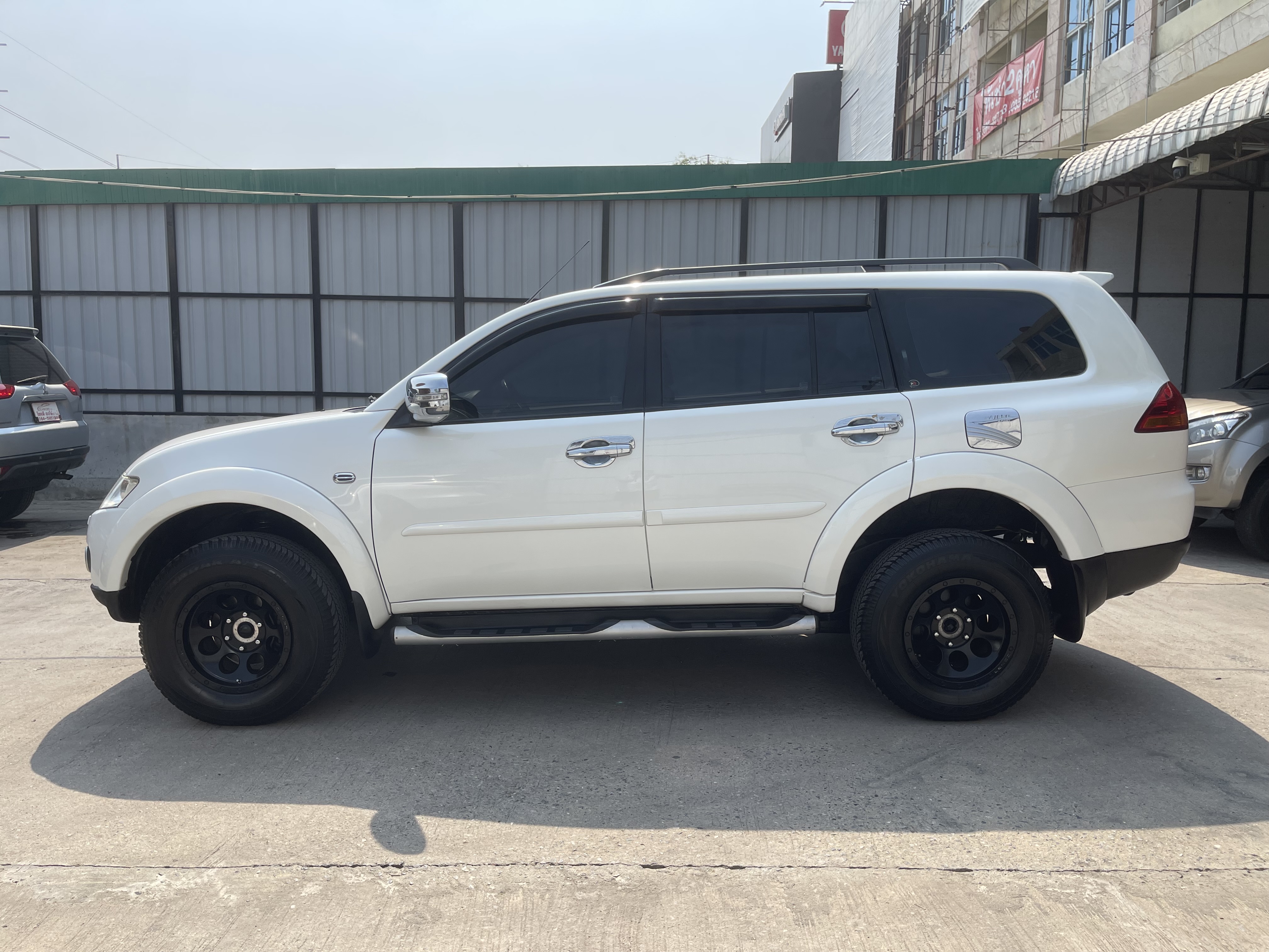 Mitsubishi Pajero Sport 2.5 GT 4WD At 2013 ขาวมุก