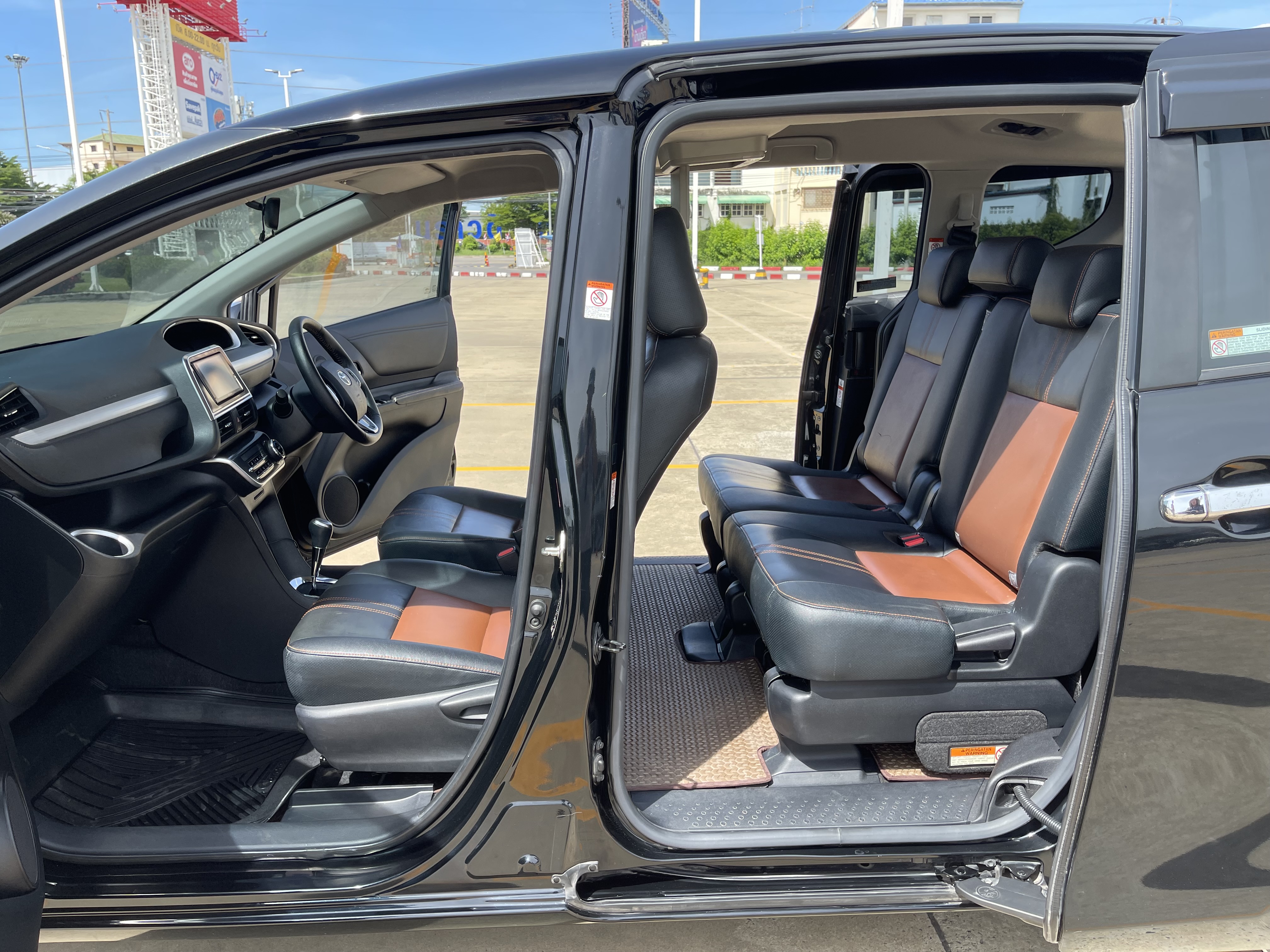 Toyota Sienta 1.5 V At 2018 ดำ