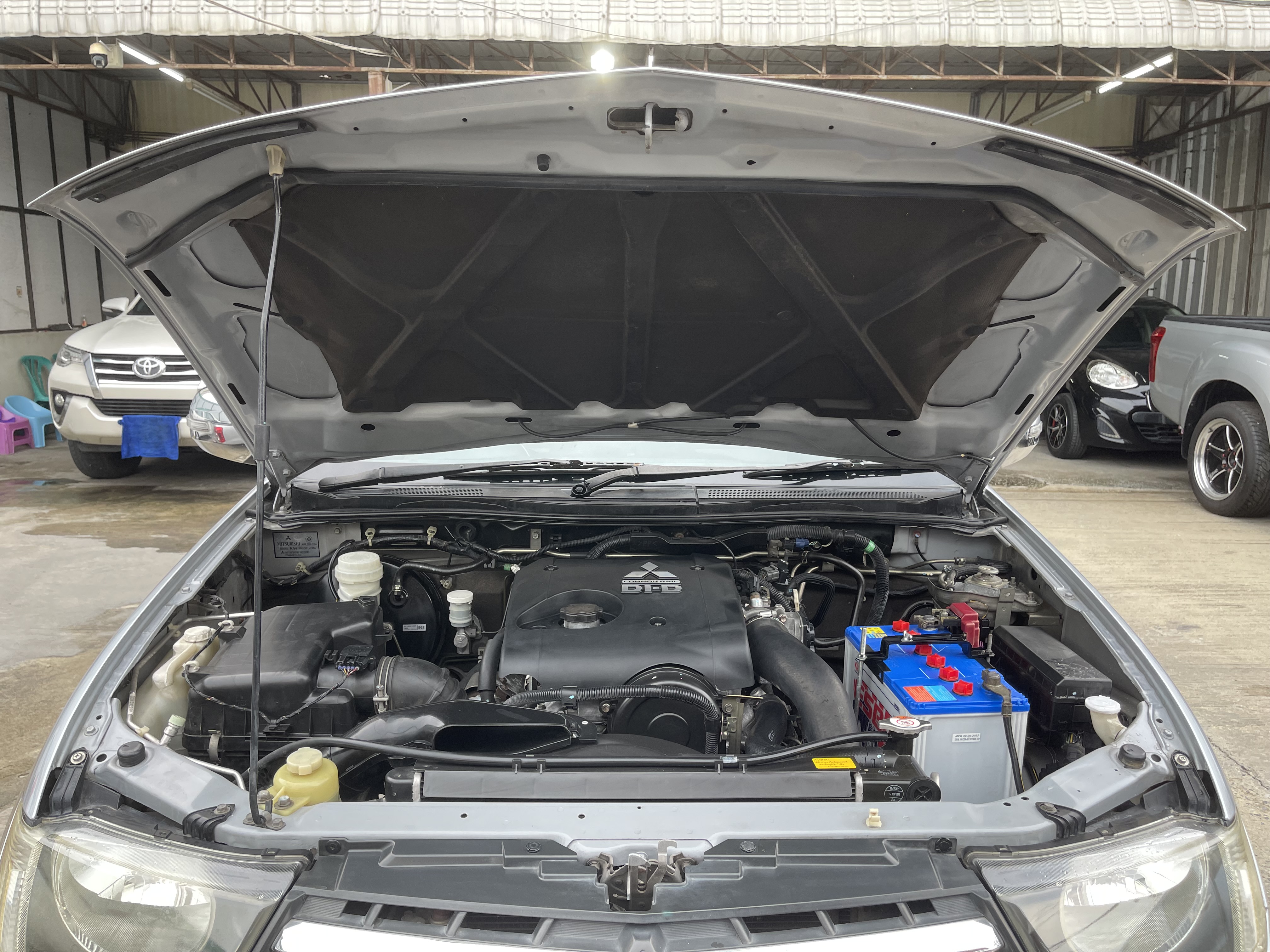 Mitsubishi Triton Cab 2.5 GLX 2014 เงิน