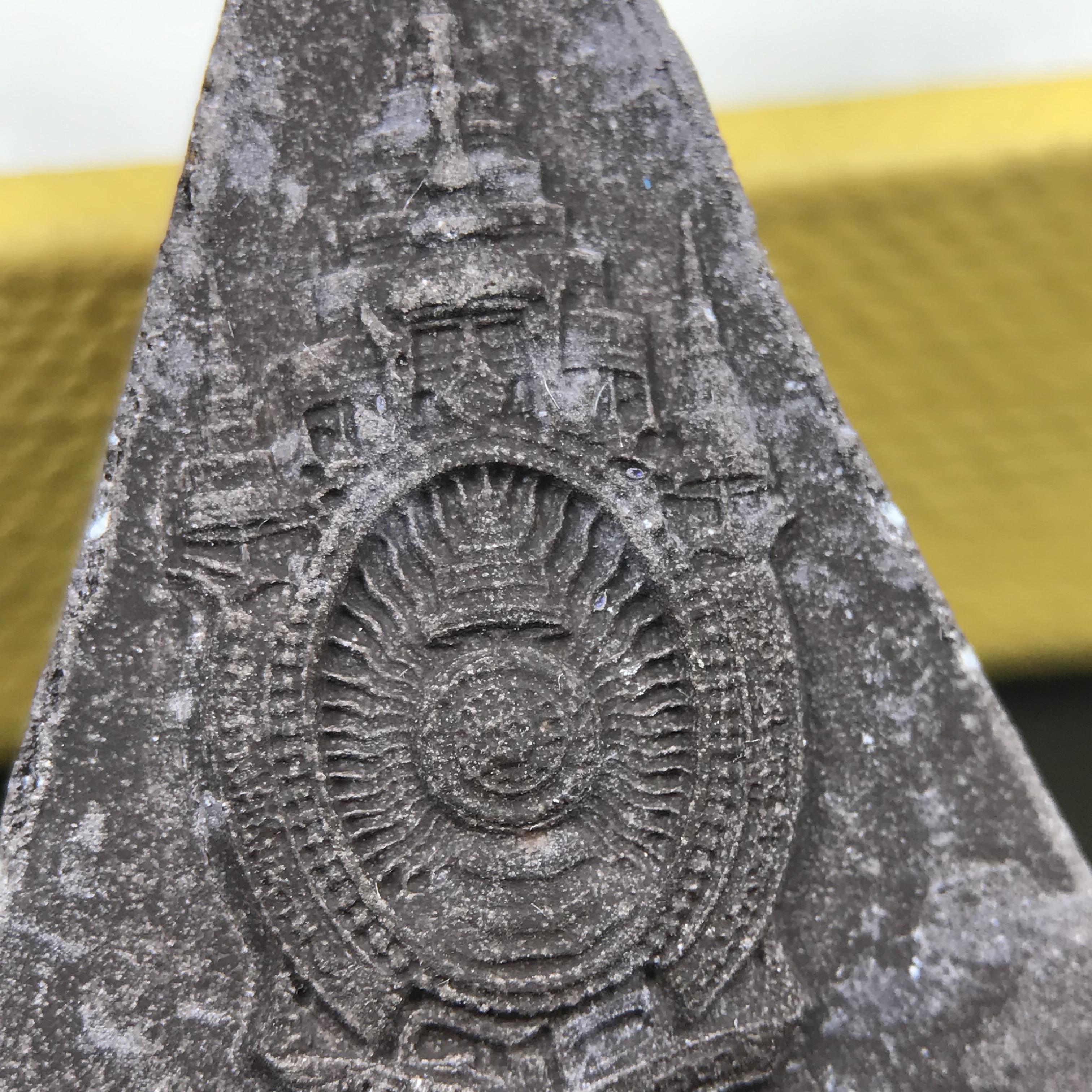 พระพุทธมหาสุวรรณปฏิมากร (หลวงพ่อทองคำ) หลังตรามหามงคลเฉลิมพระชนมพรรษา 80 พรรษา รัชกาลที่9 วัดไตรมิตรวิทยาราม กรุงเทพฯ ปี 2550 พระพิมพ์หน้าทองคำ(หายาก 1 ใน 999 องค์)